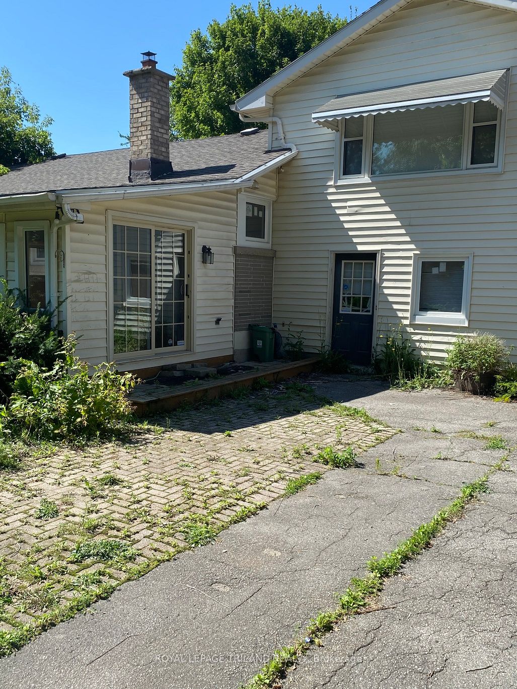 1231 Sunningdale Road Property Photo 24
