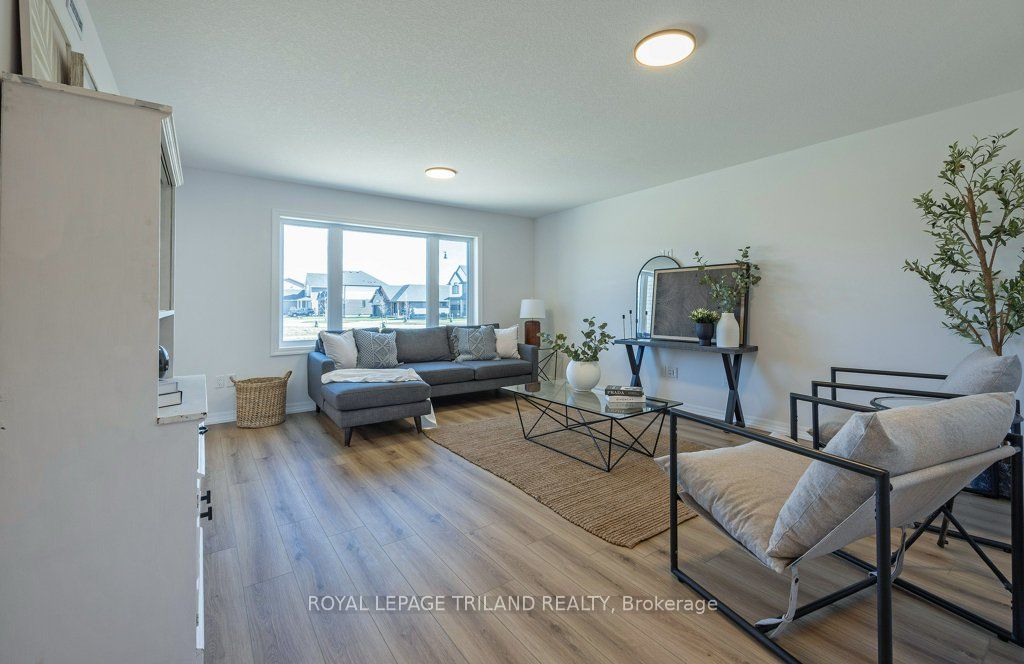 133 Empire Parkway Property Photo 6