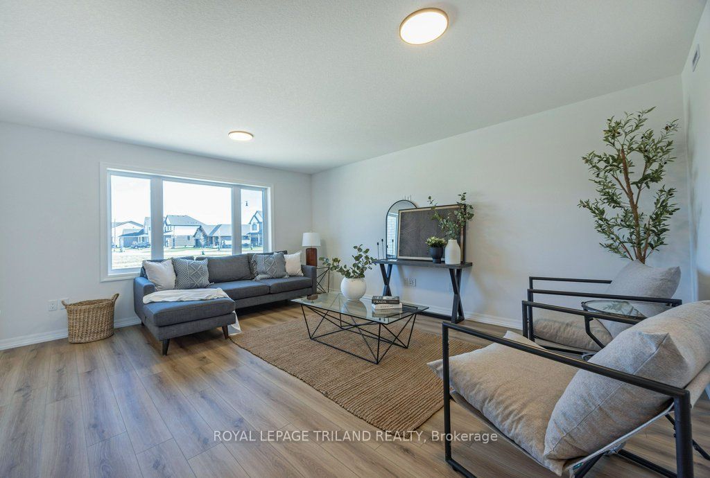 133 Empire Parkway Property Photo 7