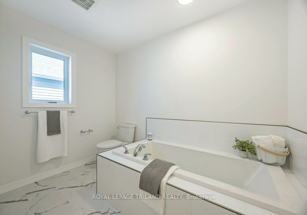 133 Empire Parkway Property Photo 32