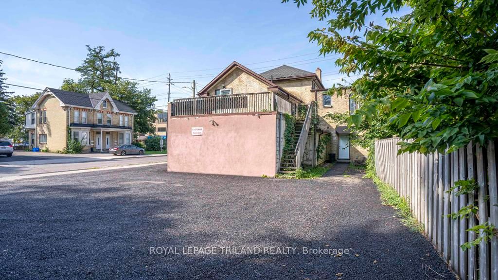 122 Wharncliffe Rd S Property Photo 5