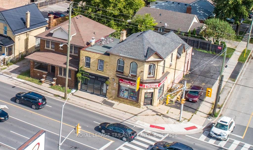122 Wharncliffe Rd S Property Photo 11