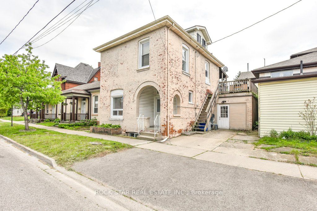 165 Nelson Street Property Photo 3
