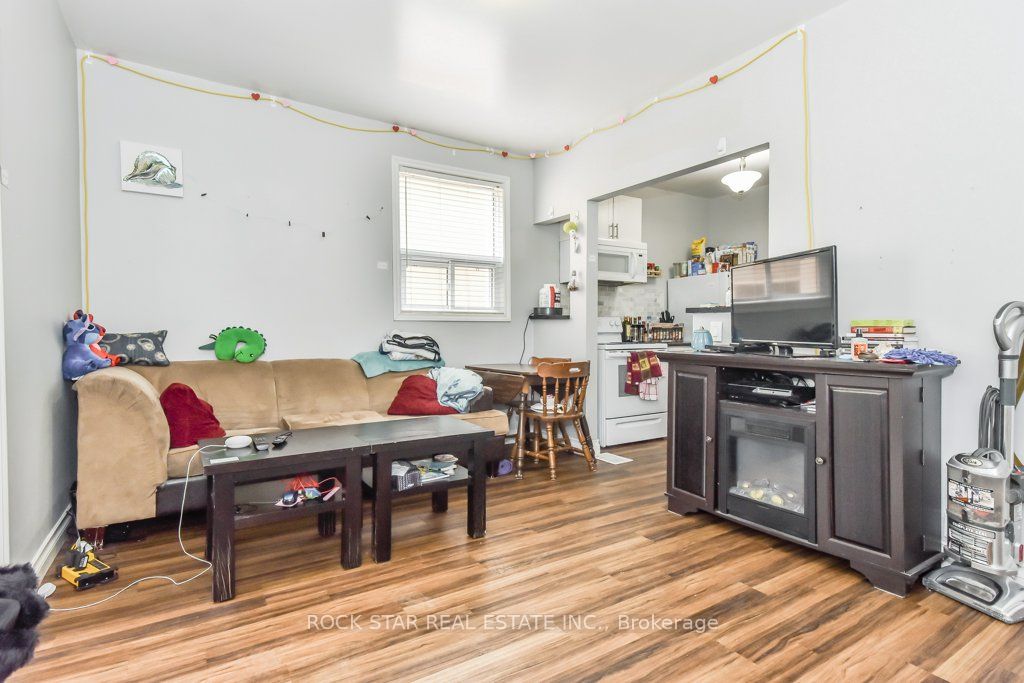 165 Nelson Street Property Photo 4