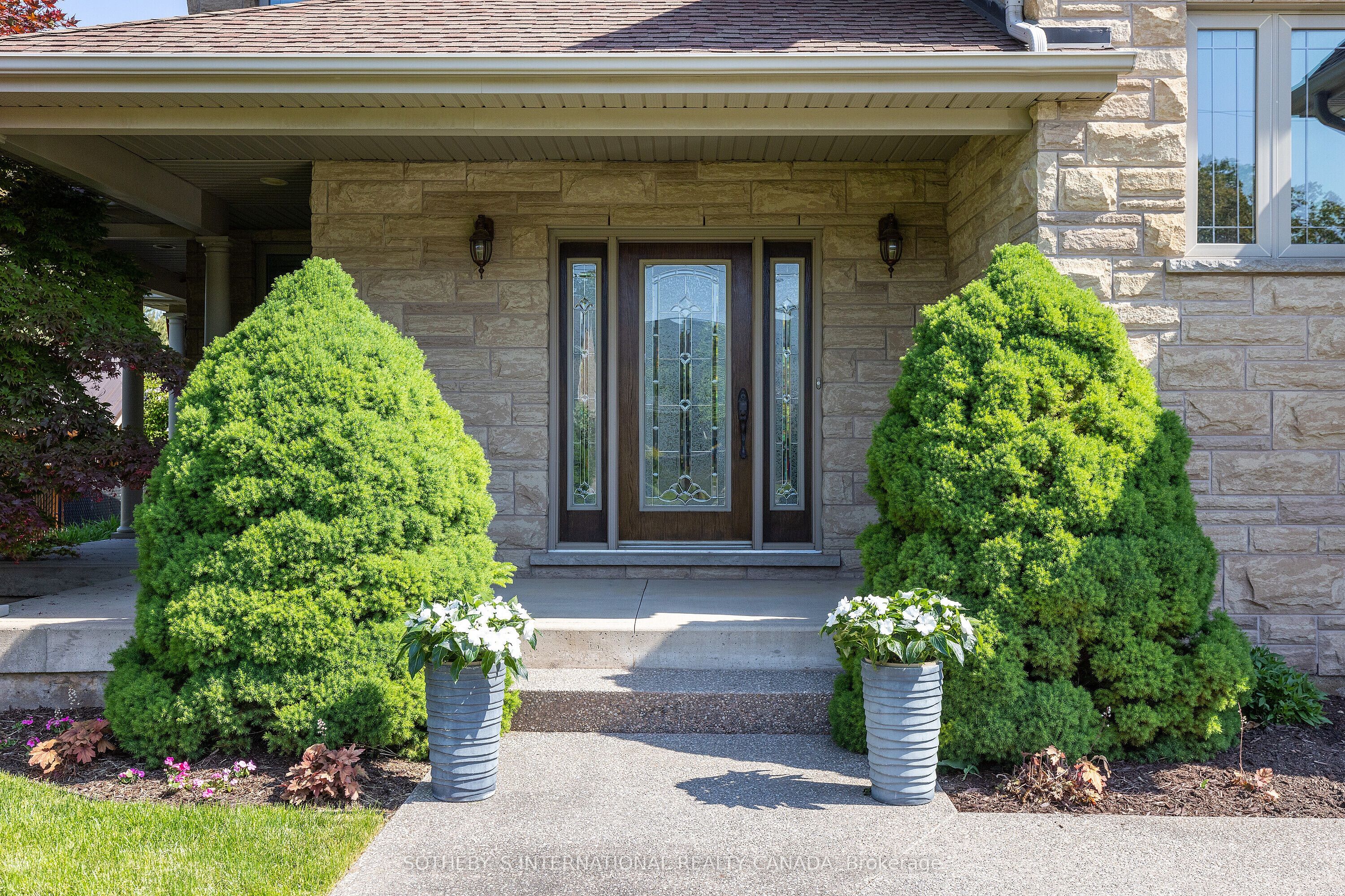 790 Warner Road Property Photo 4