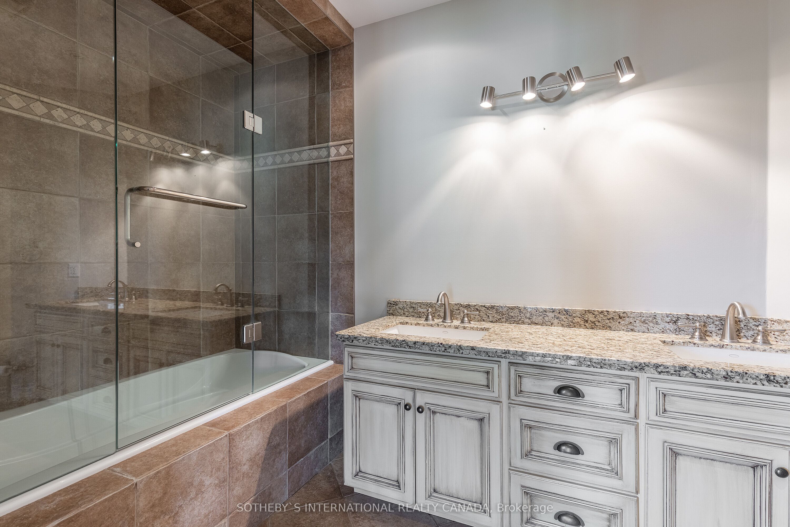 790 Warner Road Property Photo 25