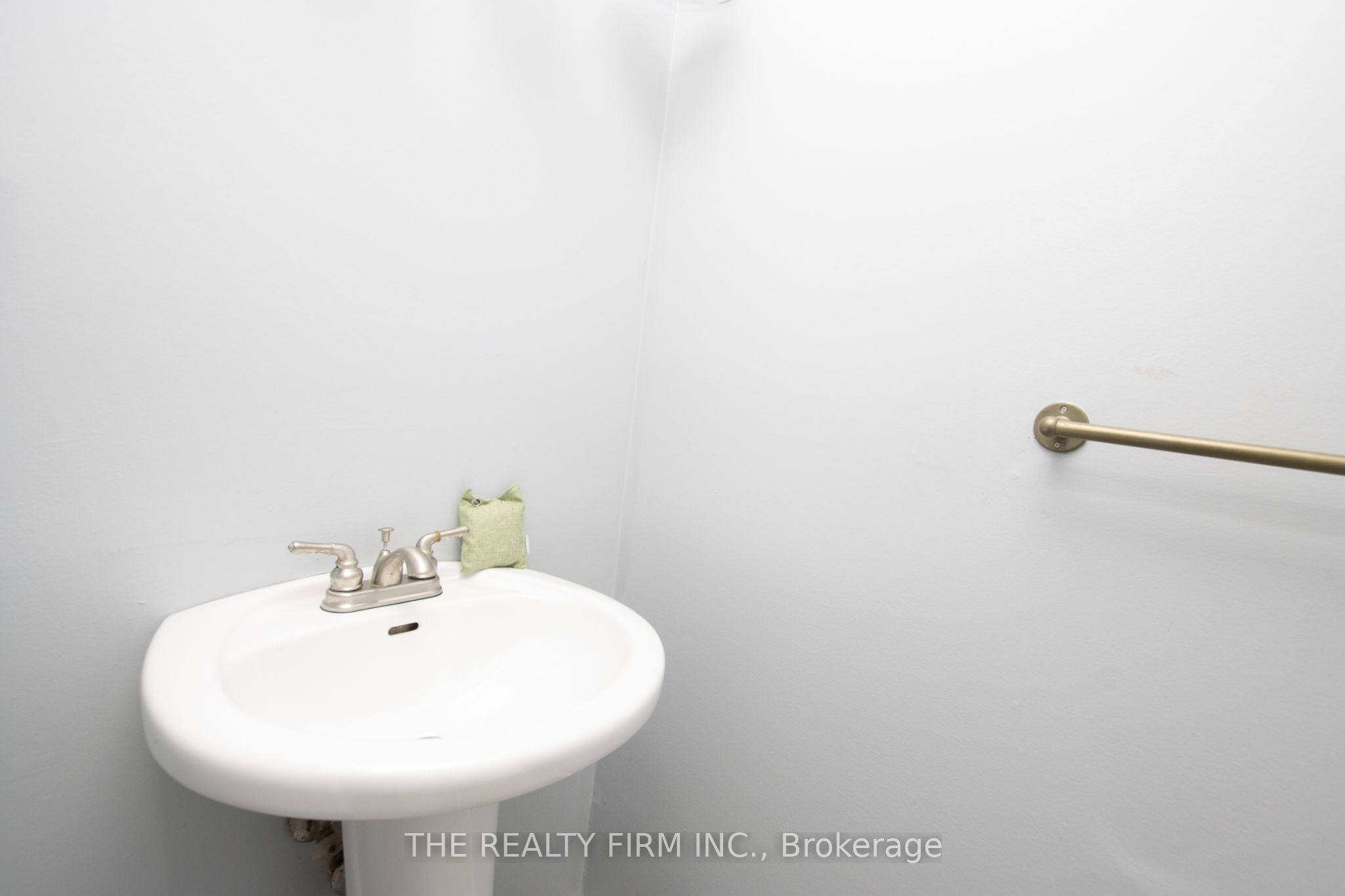 #28 - 1725 Ernest Avenue Property Photo 10