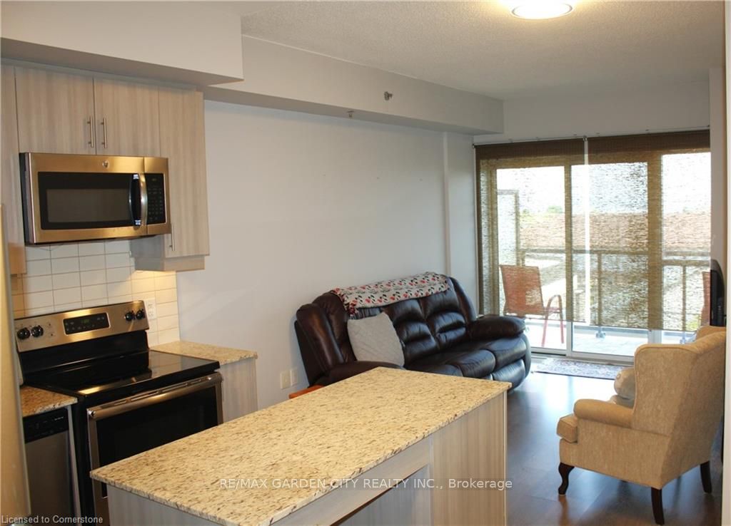 #304 - 560 North Service Road Property Photo 15