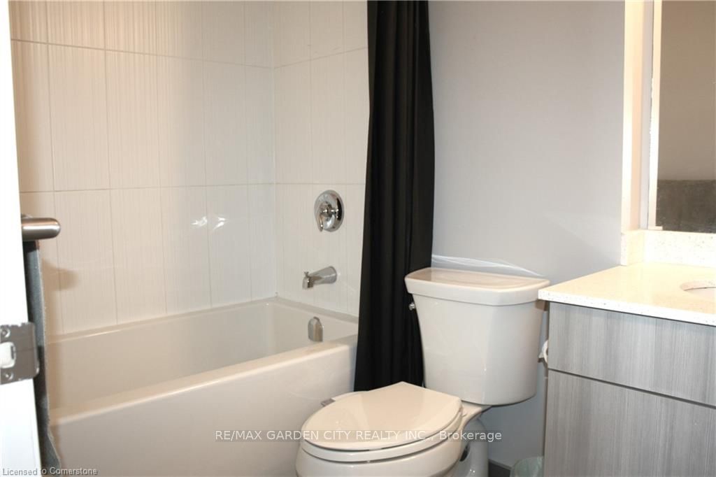 #304 - 560 North Service Road Property Photo 21