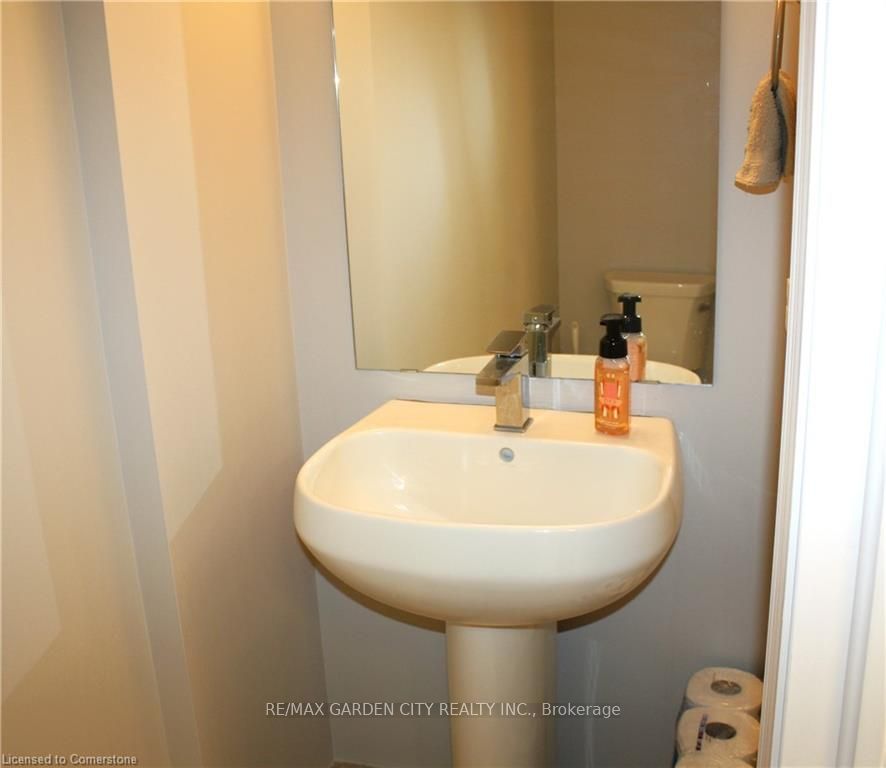 #304 - 560 North Service Road Property Photo 22