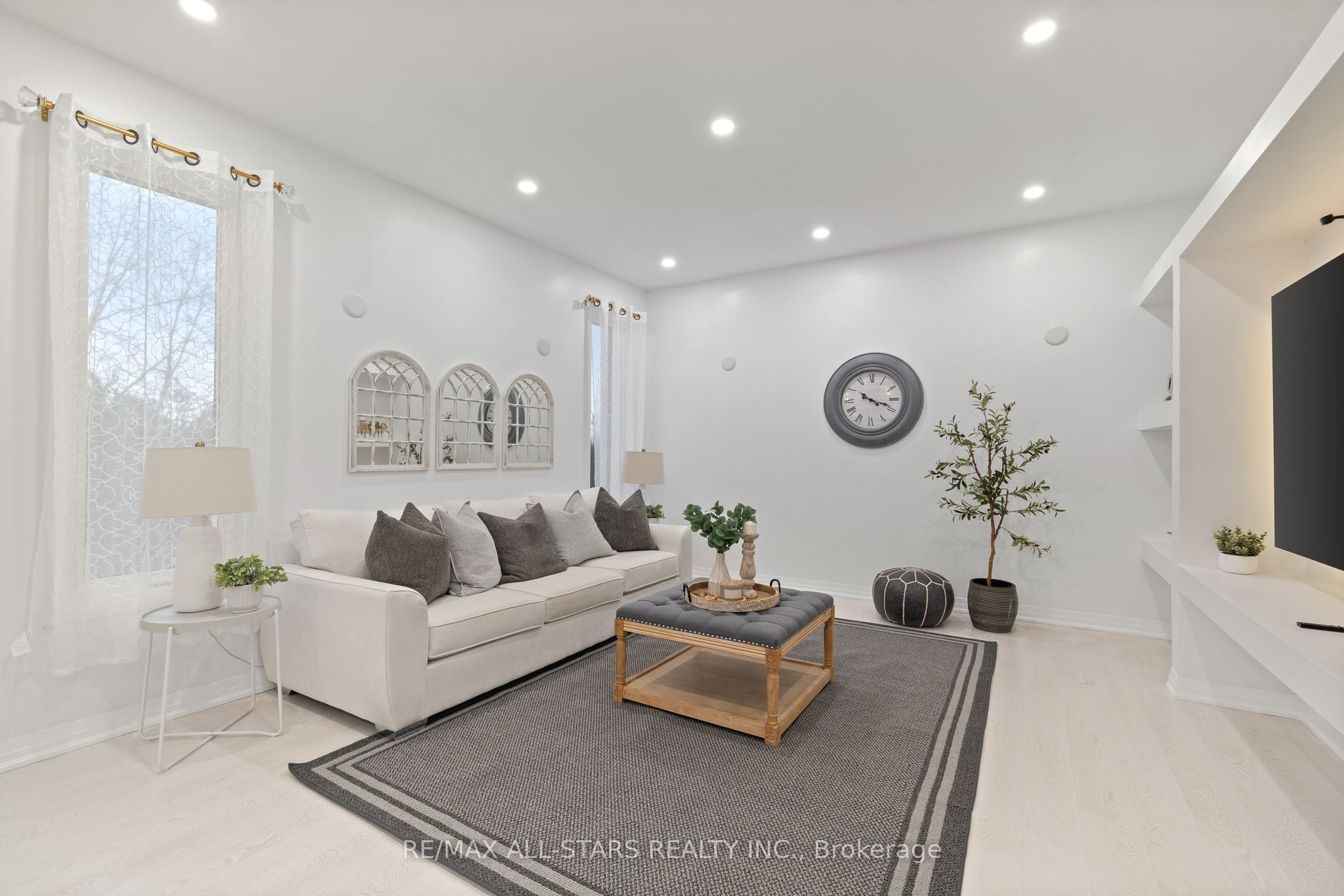 27 Carew Boulevard Property Photo 6