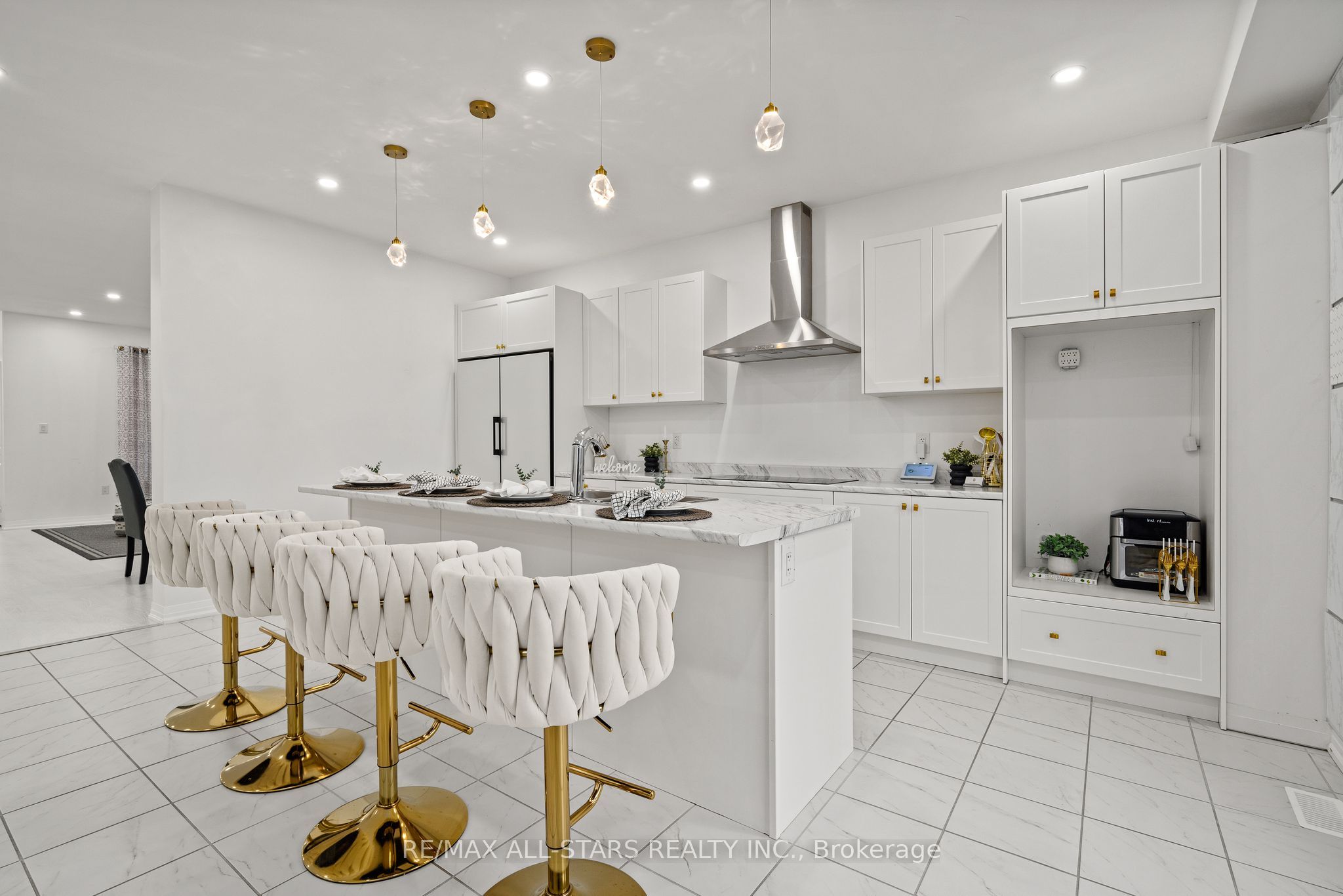 27 Carew Boulevard Property Photo 9