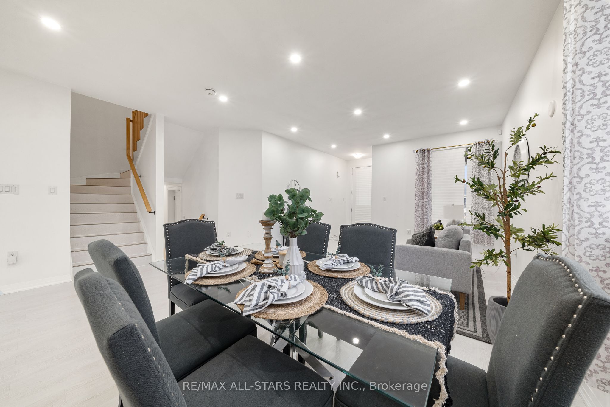 27 Carew Boulevard Property Photo 13