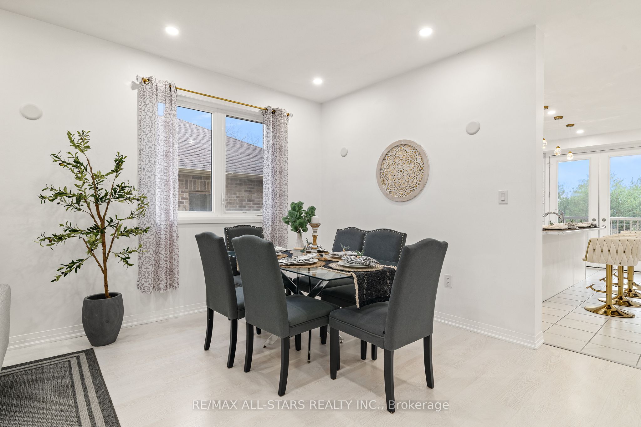 27 Carew Boulevard Property Photo 14