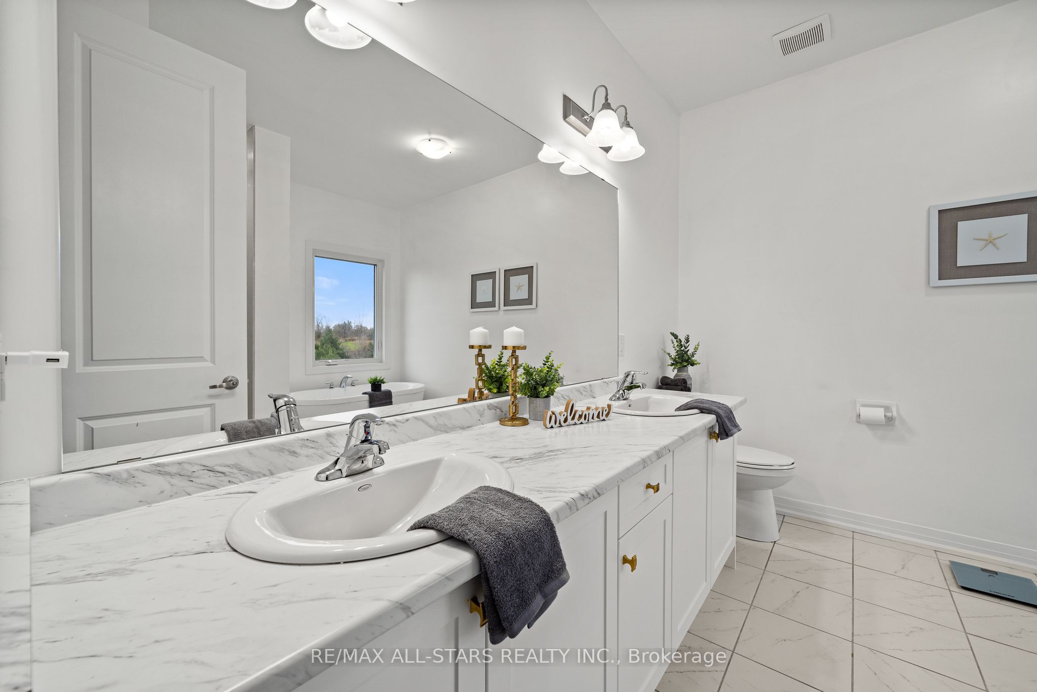 27 Carew Boulevard Property Photo 16