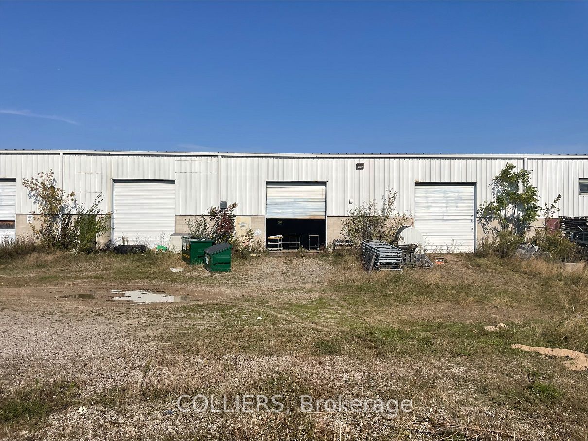 #2 - 1330 Sandhill Drive Property Photo 4
