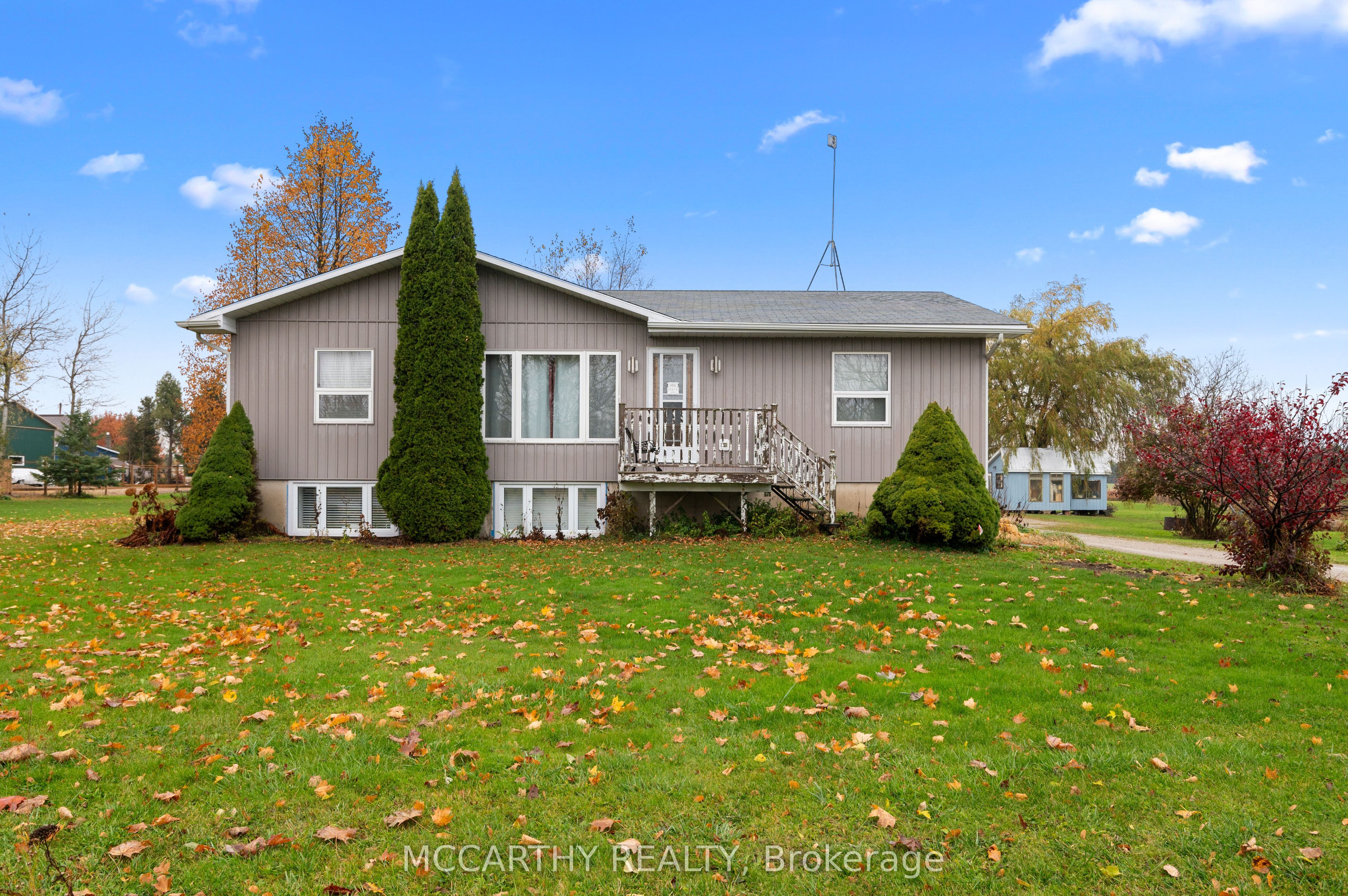 682427 260 Sideroad Property Photo 2