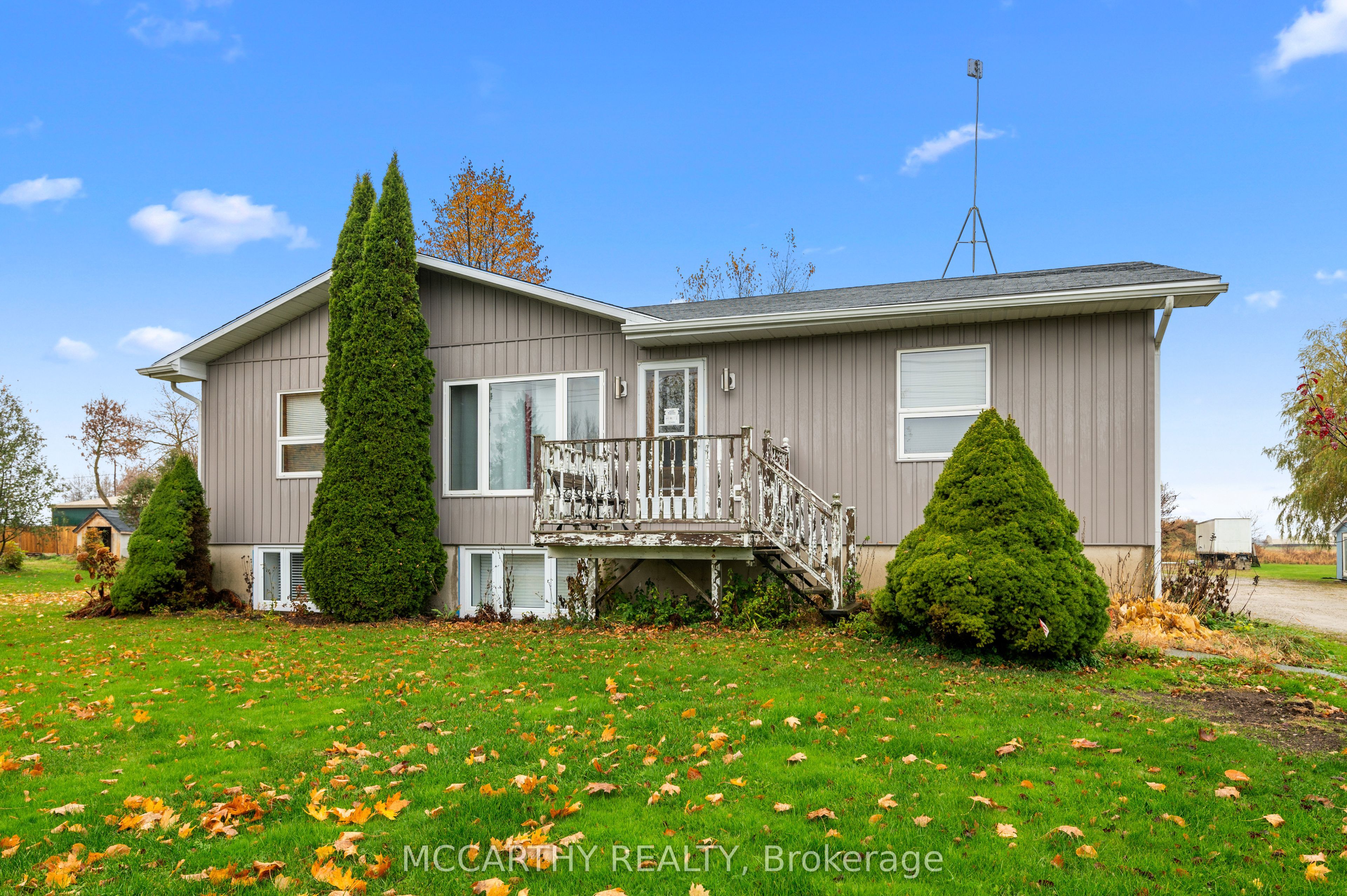 682427 260 Sideroad Property Photo 3