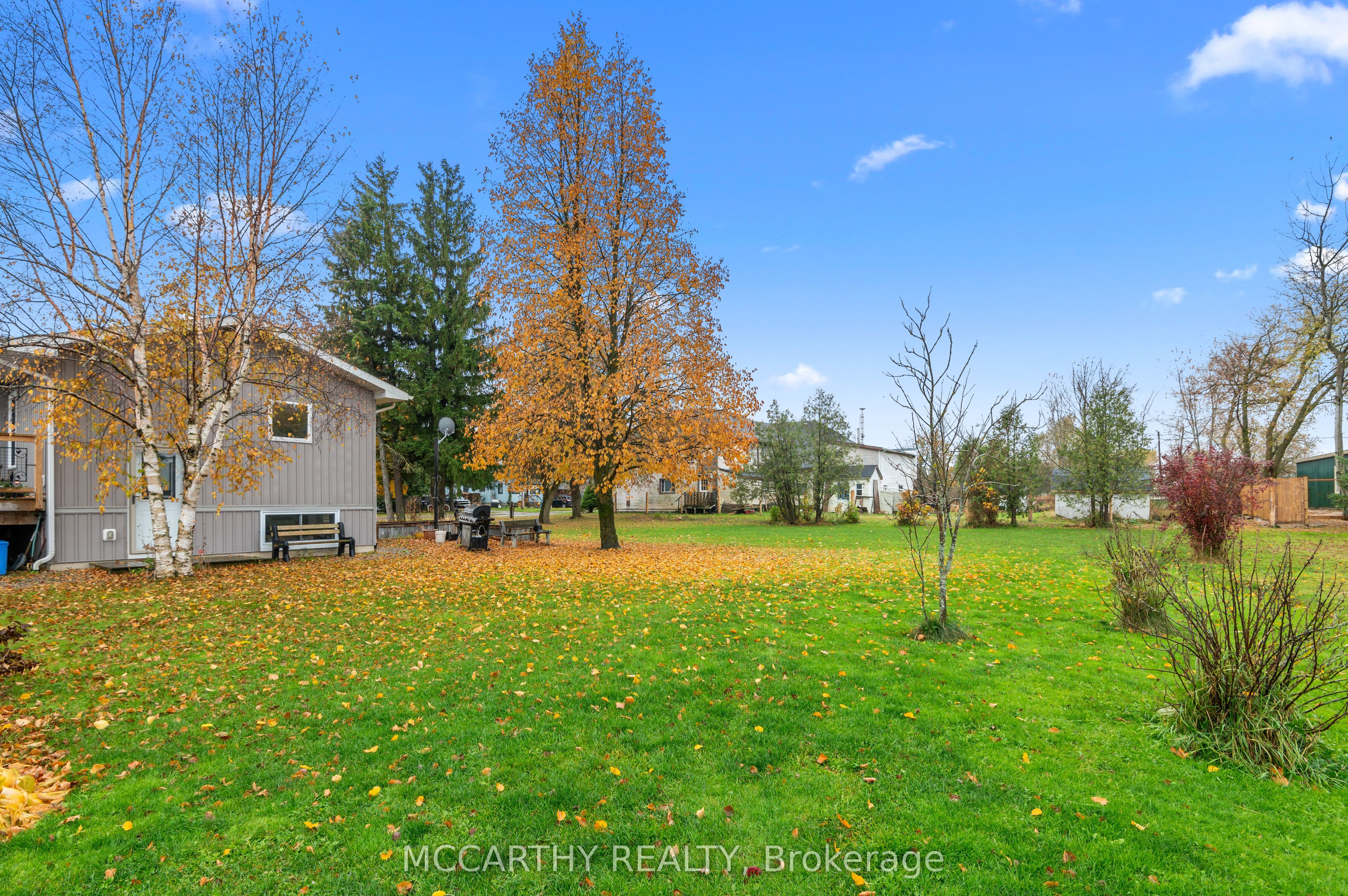 682427 260 Sideroad Property Photo 9