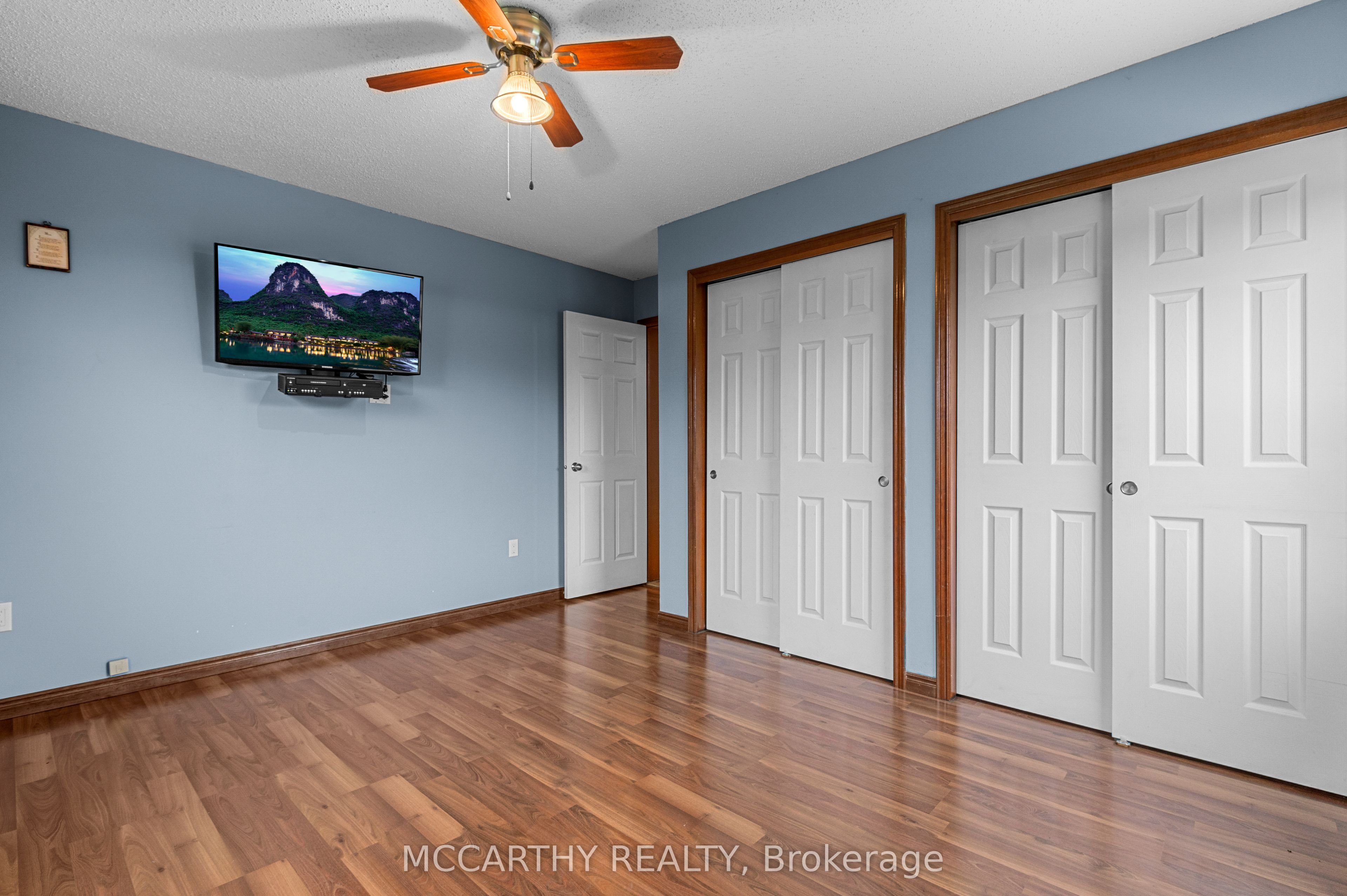 682427 260 Sideroad Property Photo 17