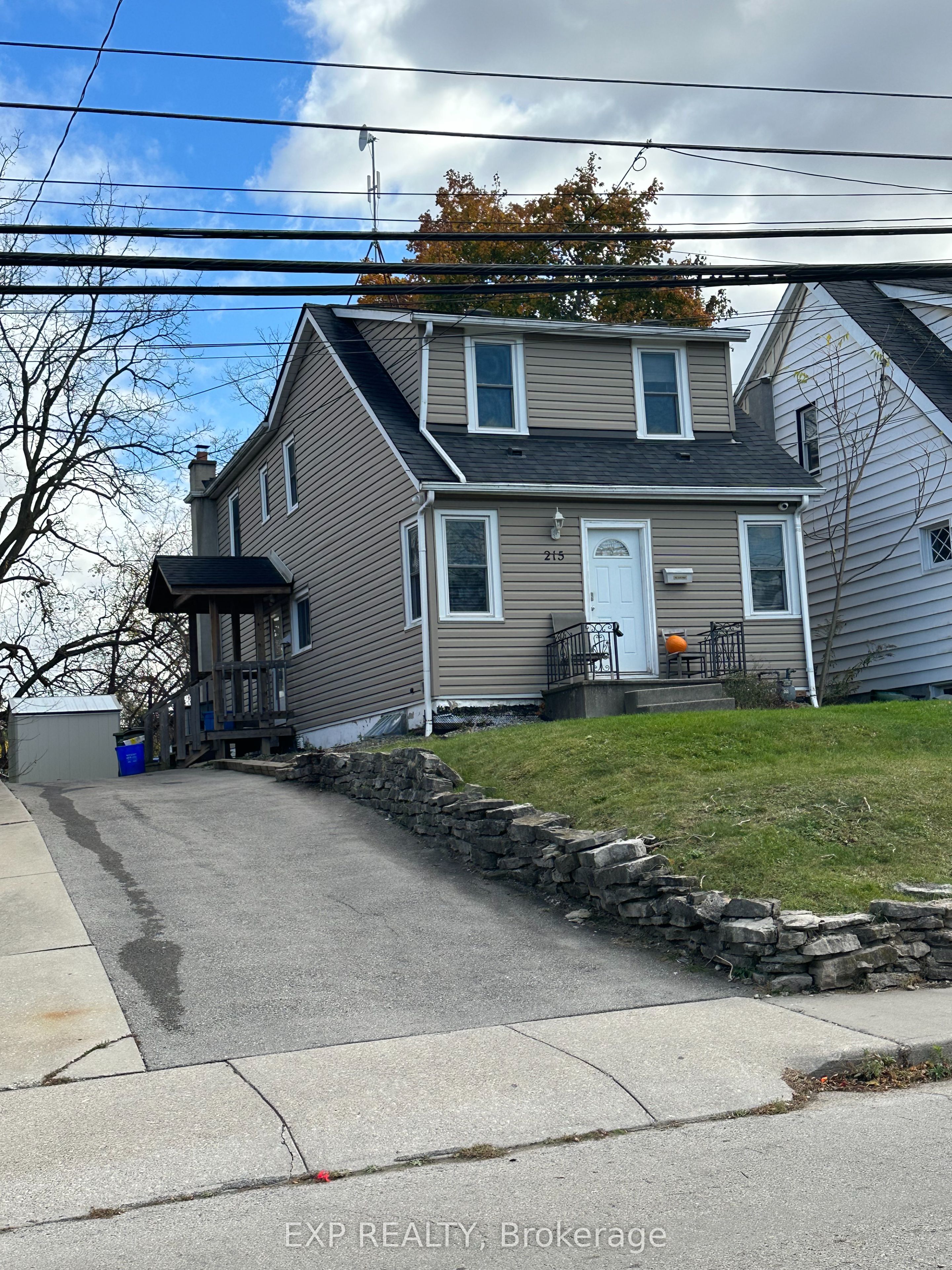 215 Emerson Street Property Photo 2