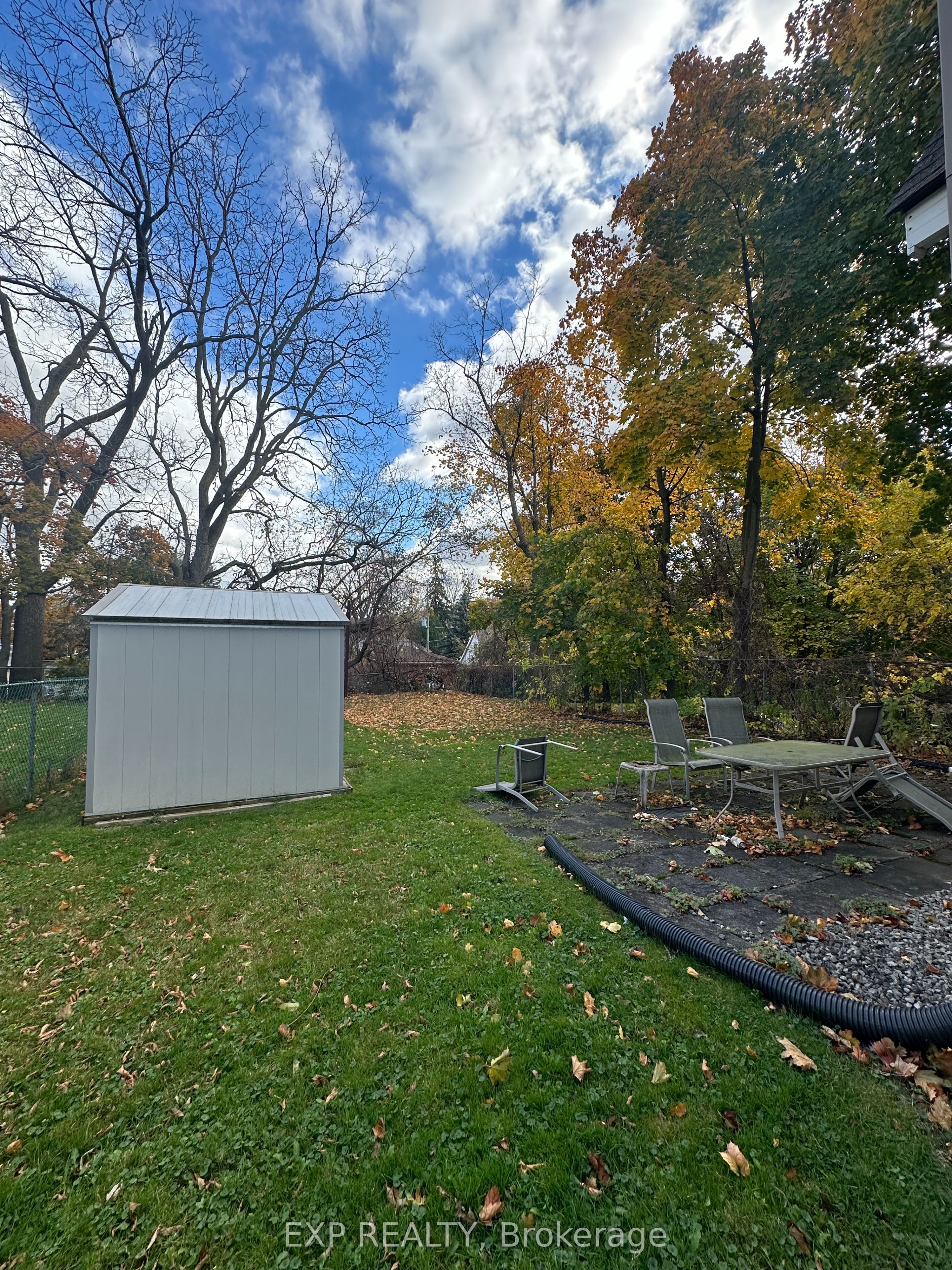 215 Emerson Street Property Photo 5