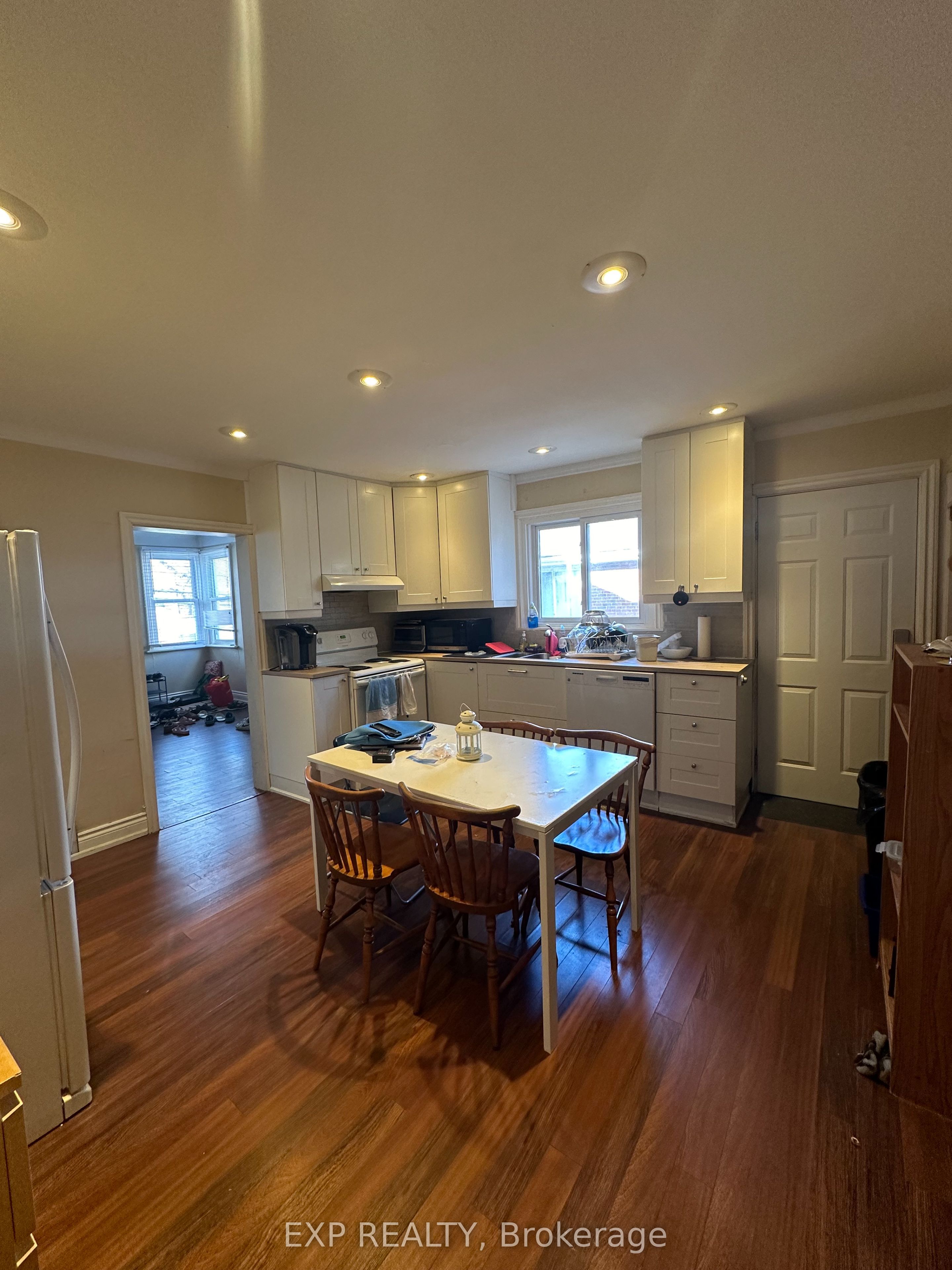 215 Emerson Street Property Photo 10