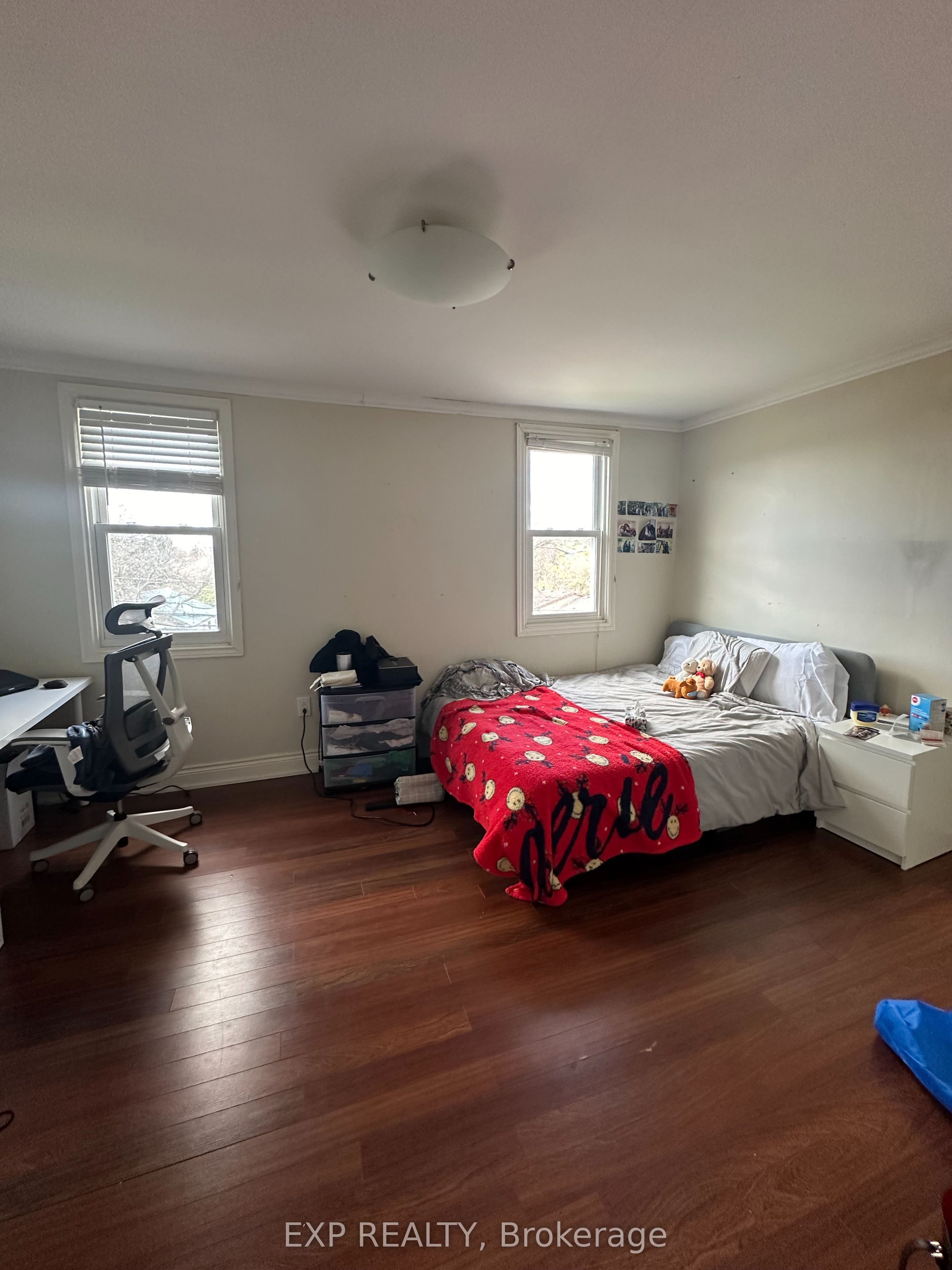 215 Emerson Street Property Photo 15