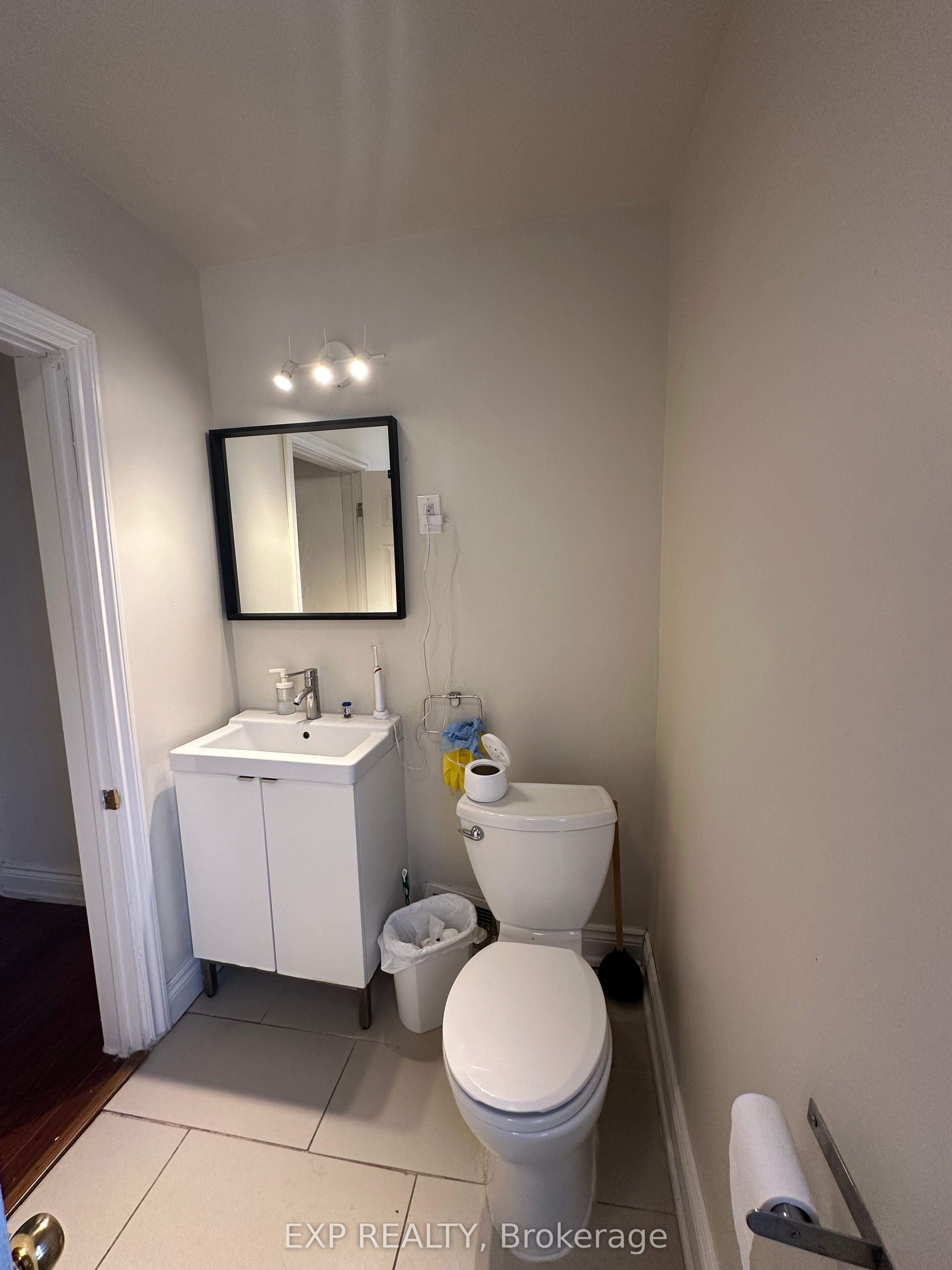 215 Emerson Street Property Photo 20
