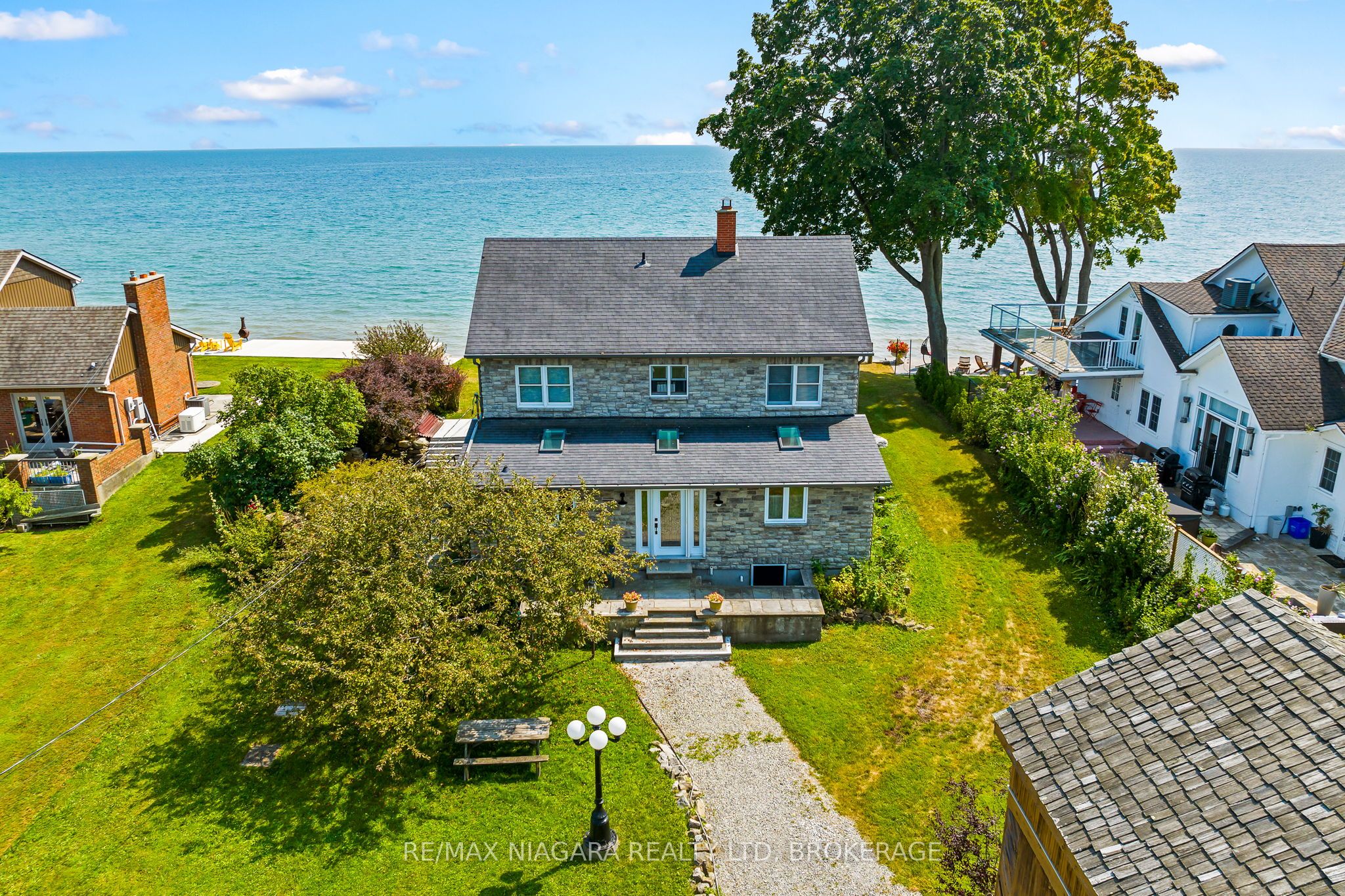 11825 Lakeshore Road Property Photo 2