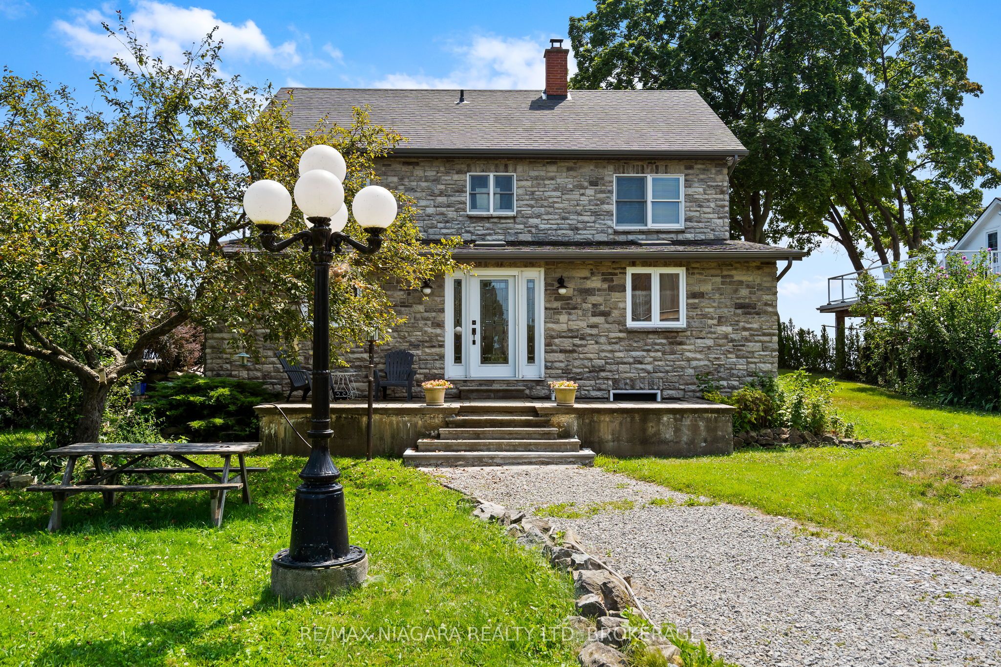 11825 Lakeshore Road Property Photo 9