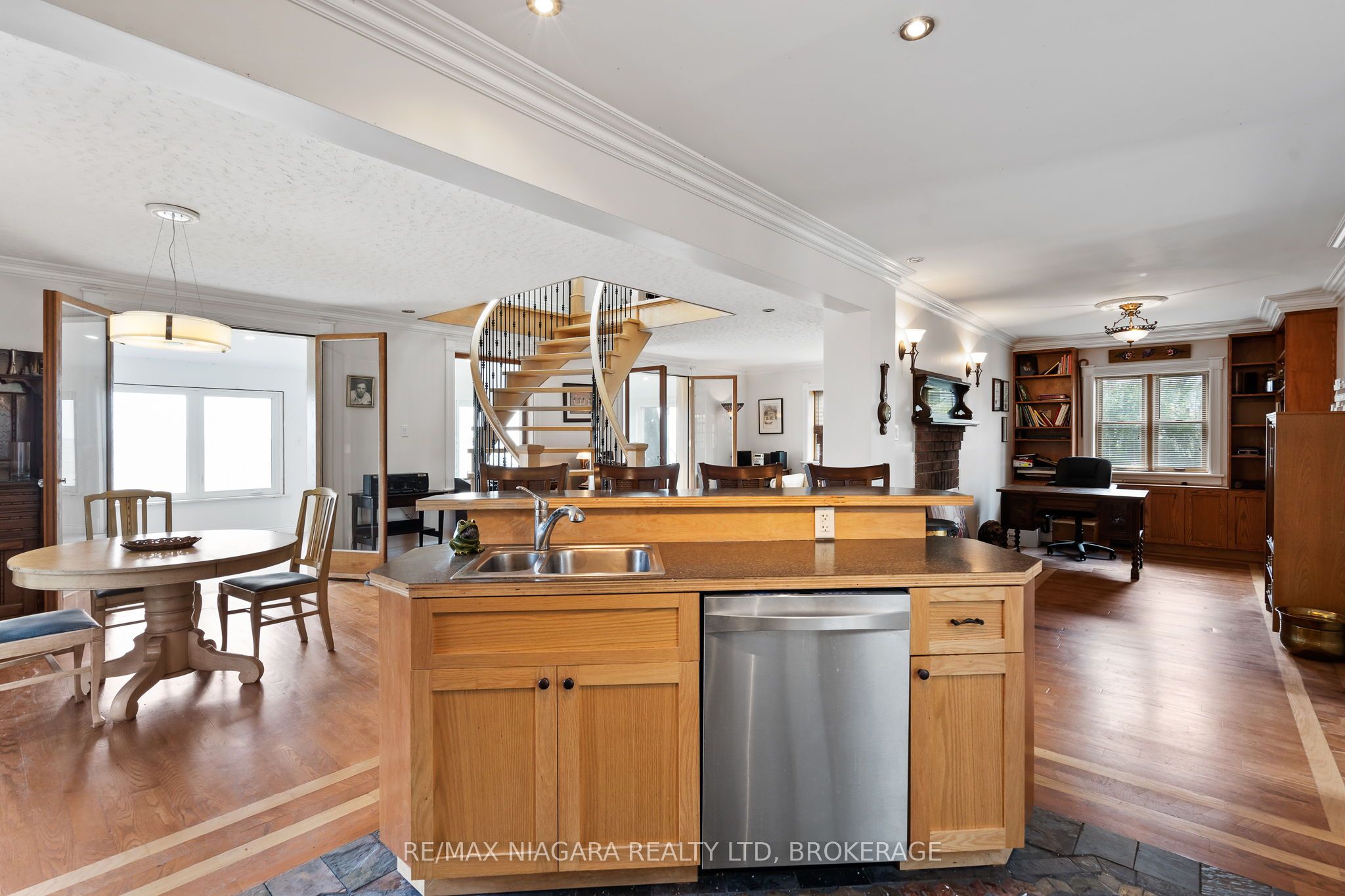 11825 Lakeshore Road Property Photo 22