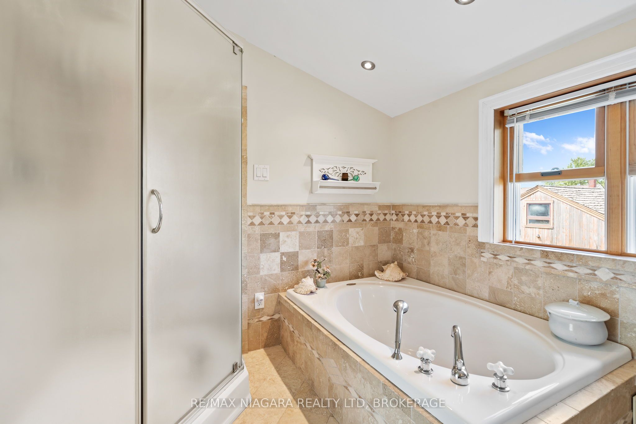 11825 Lakeshore Road Property Photo 36