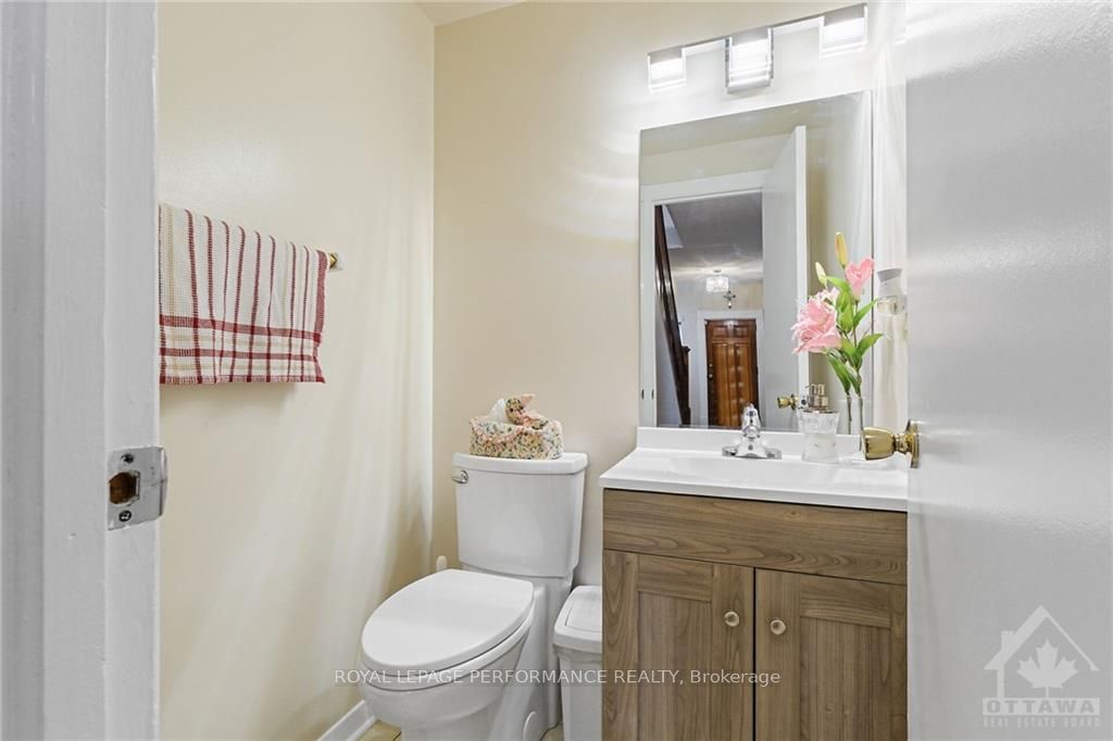 453 Slater Street Property Photo 14