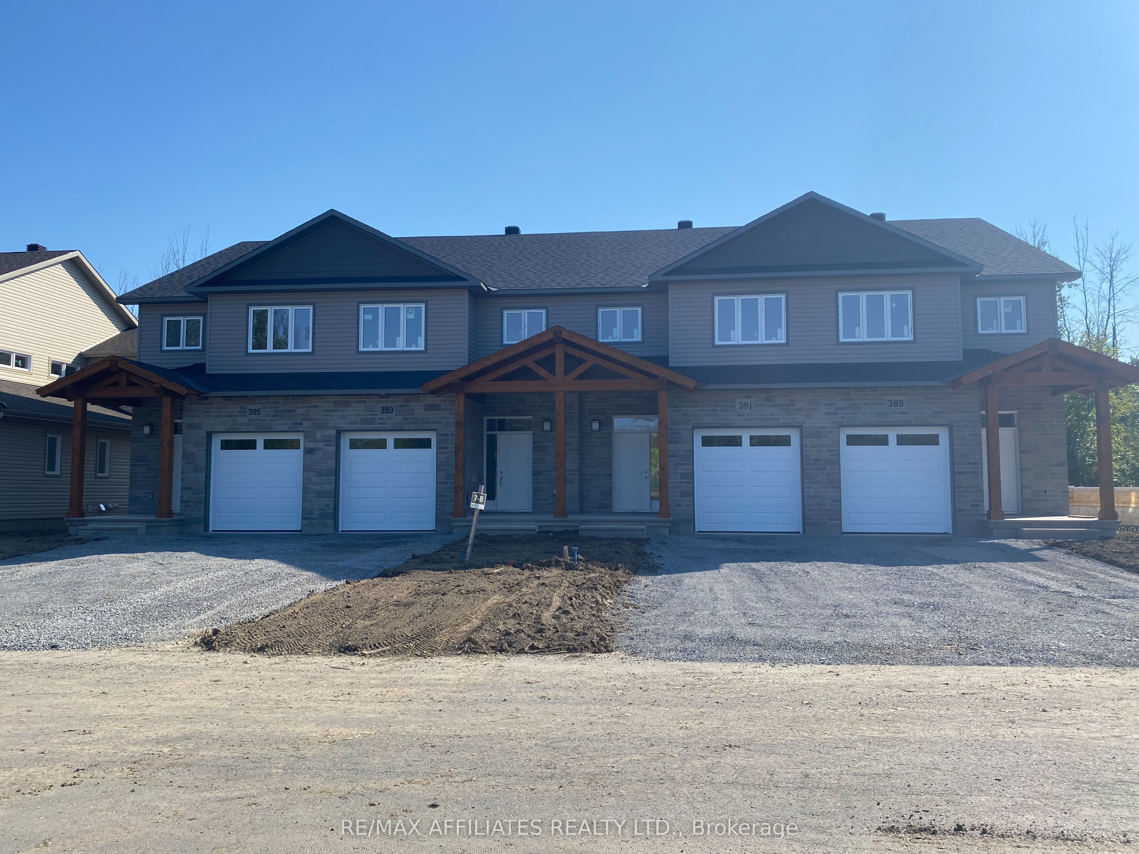 373 Voyageur Place Property Photo 1