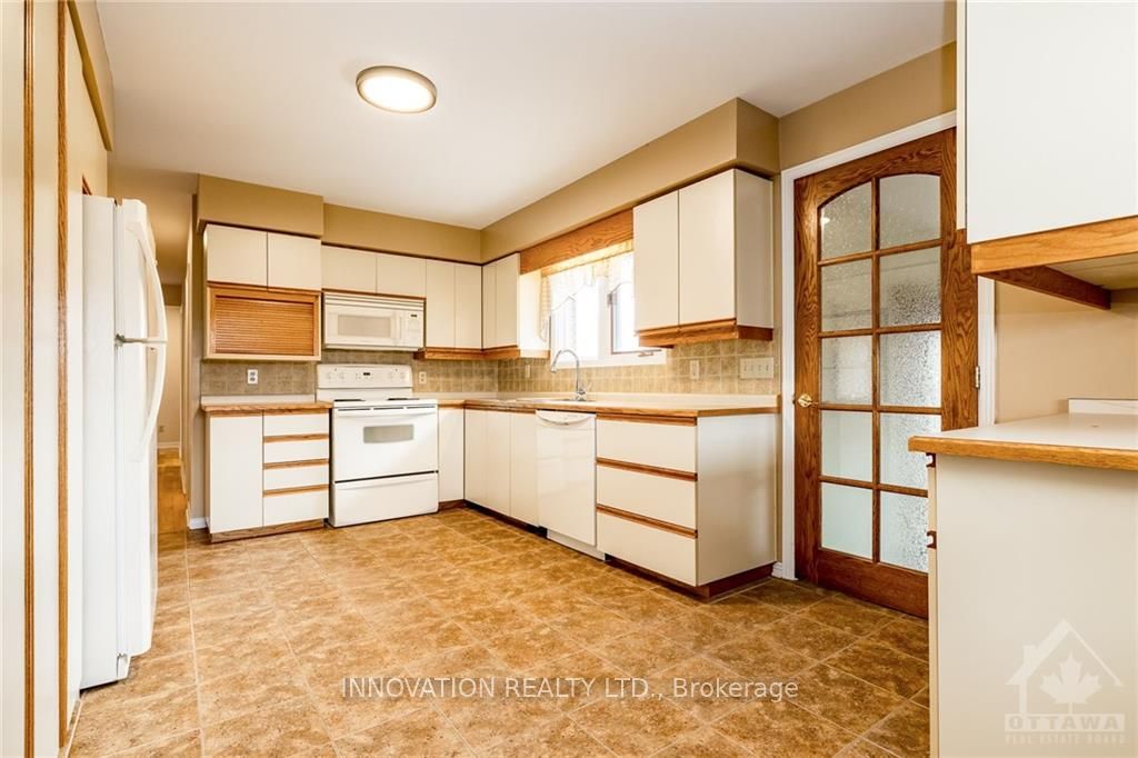 2508 Century Rd W Property Photo 5