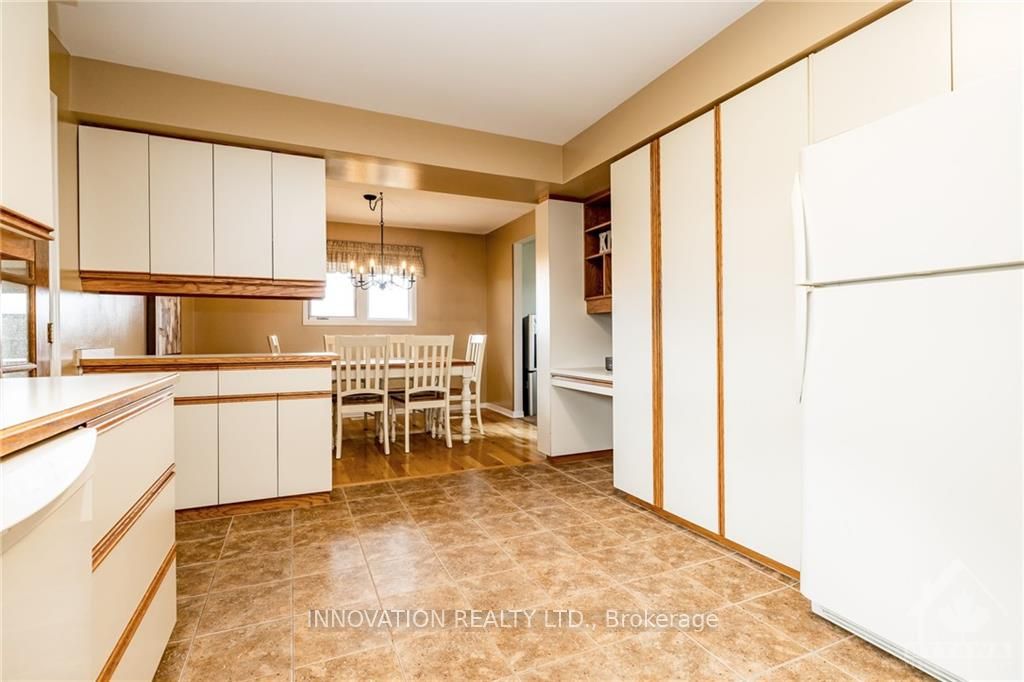 2508 Century Rd W Property Photo 6