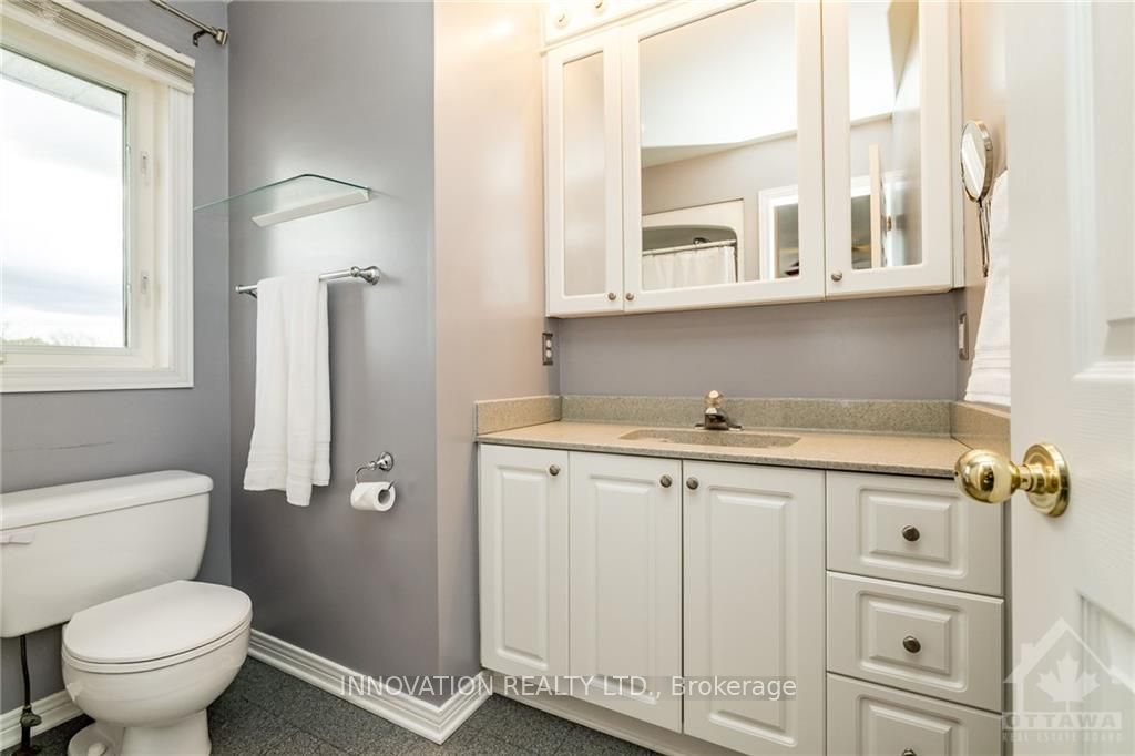 2508 Century Rd W Property Photo 9