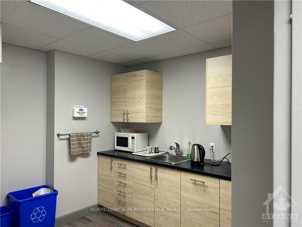 #14 - 1420 Youville Drive Property Photo 6