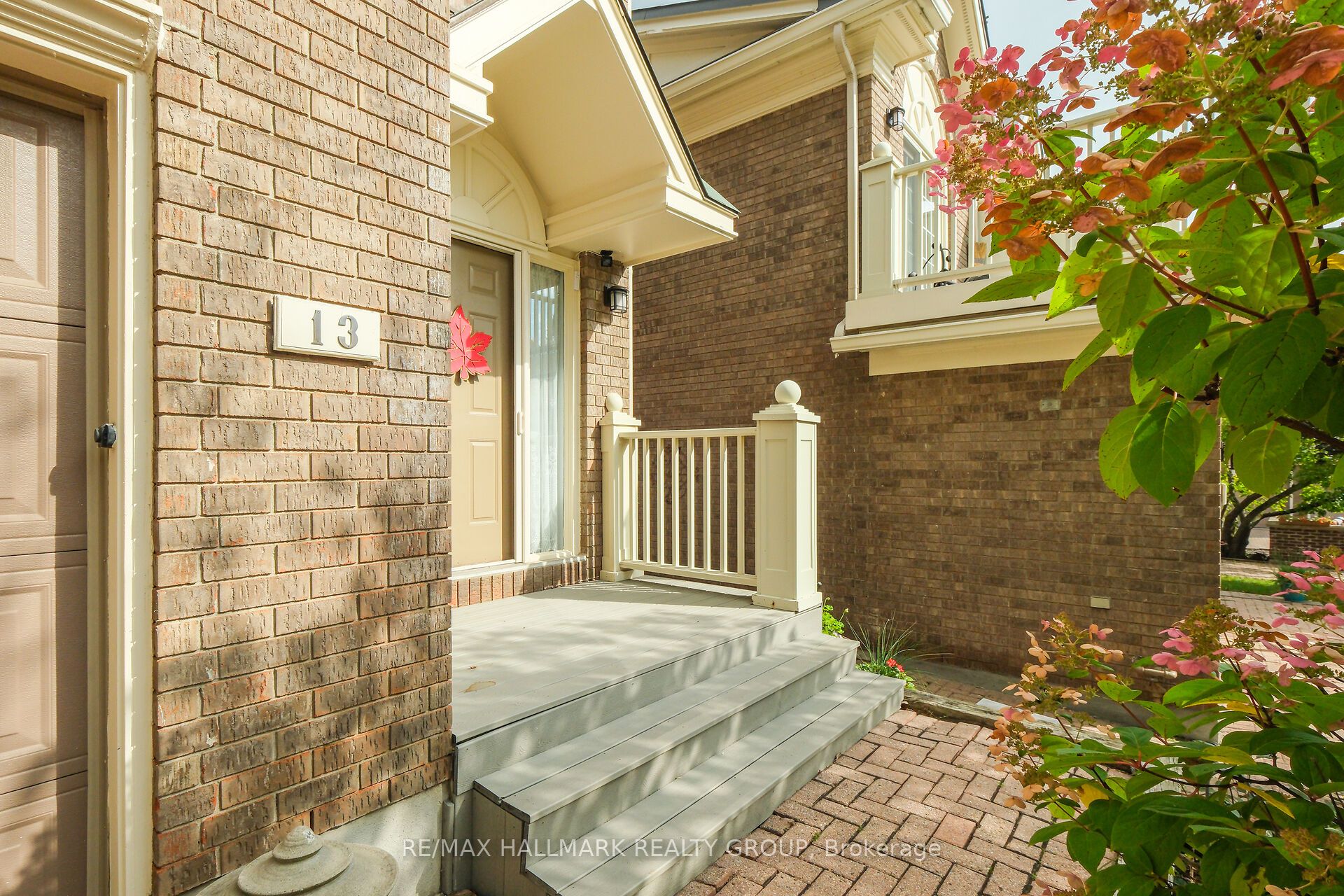 13 Waterford Way Property Photo 3