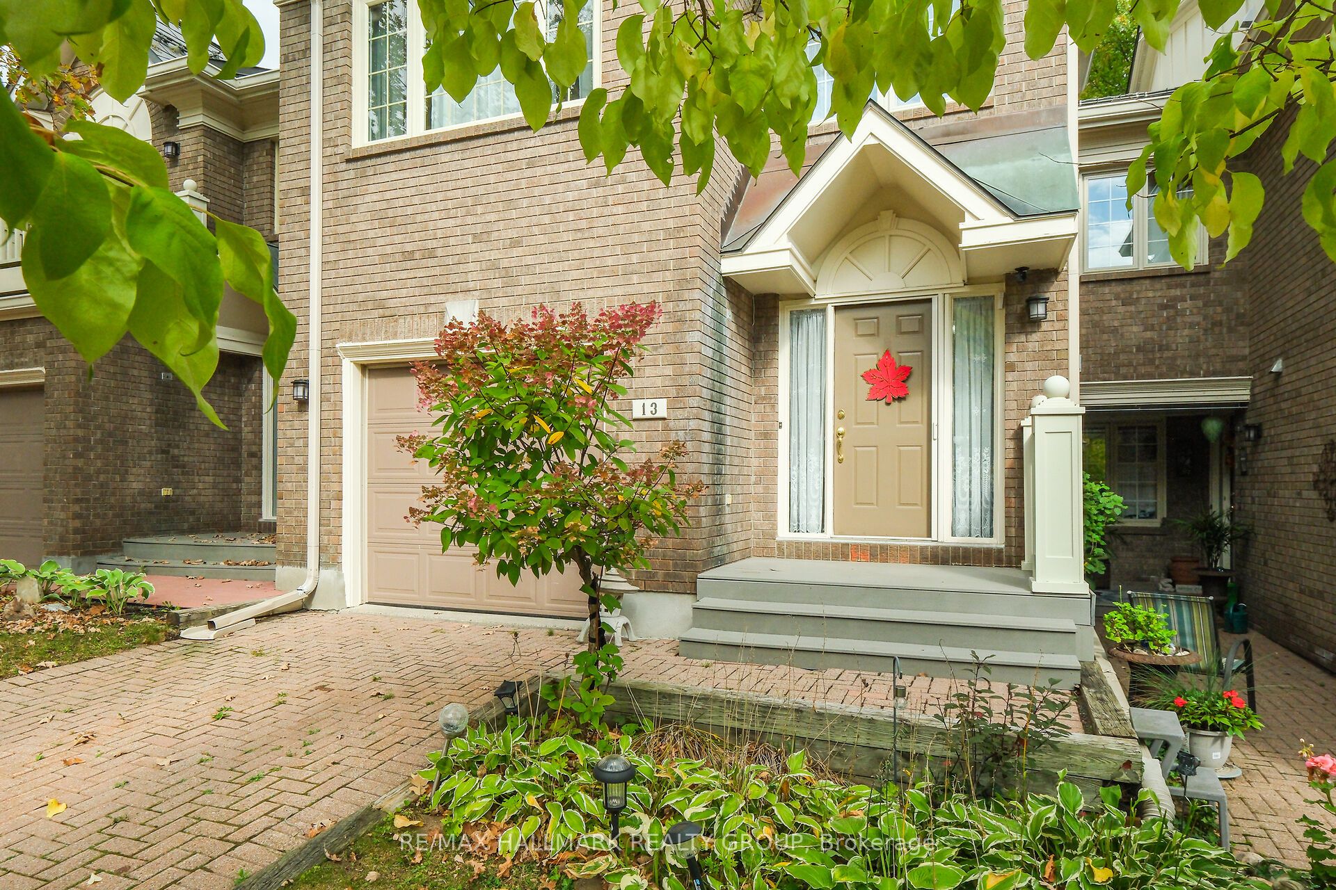 13 Waterford Way Property Photo 5