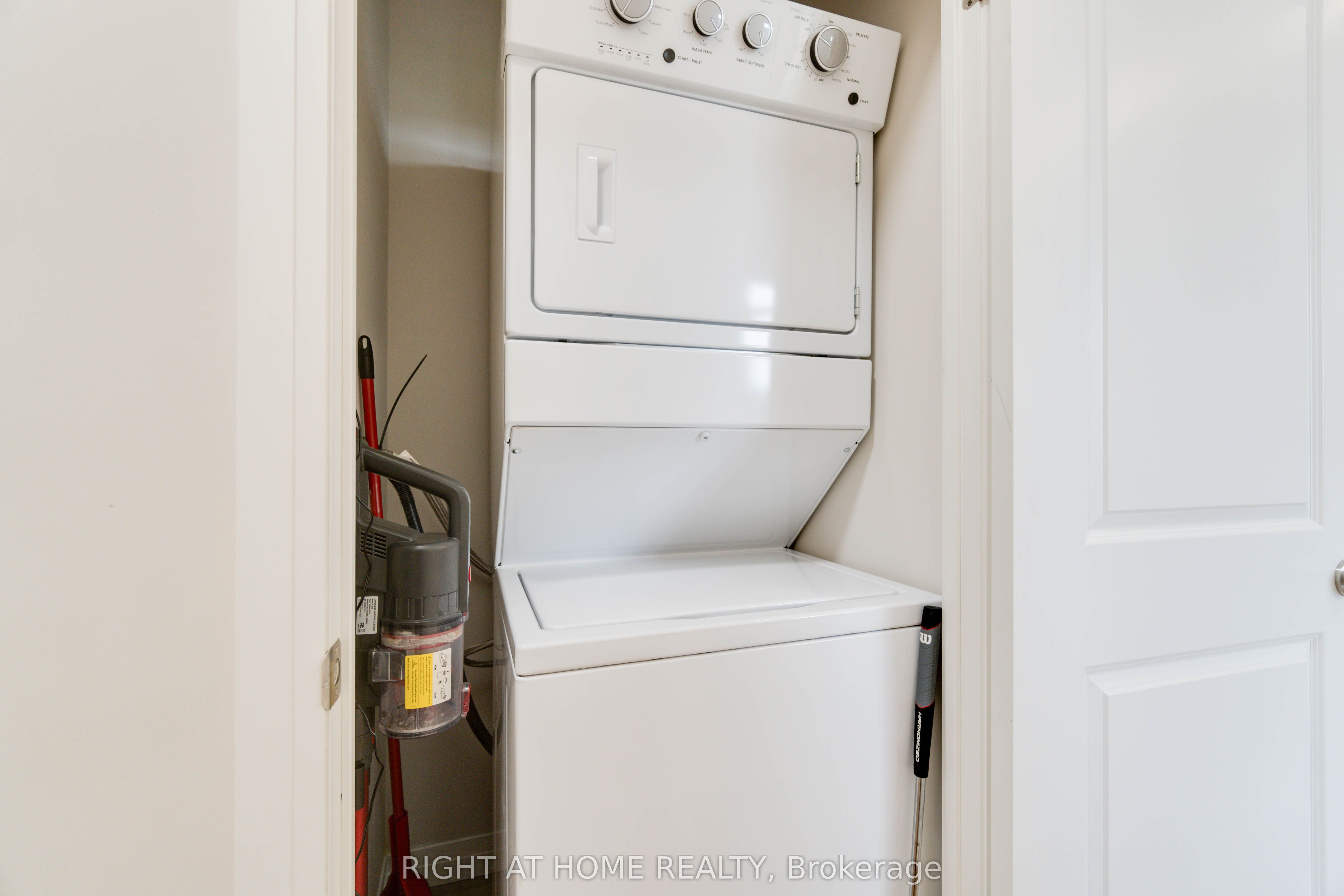#up33 - 50 Herrick Avenue Property Photo 11