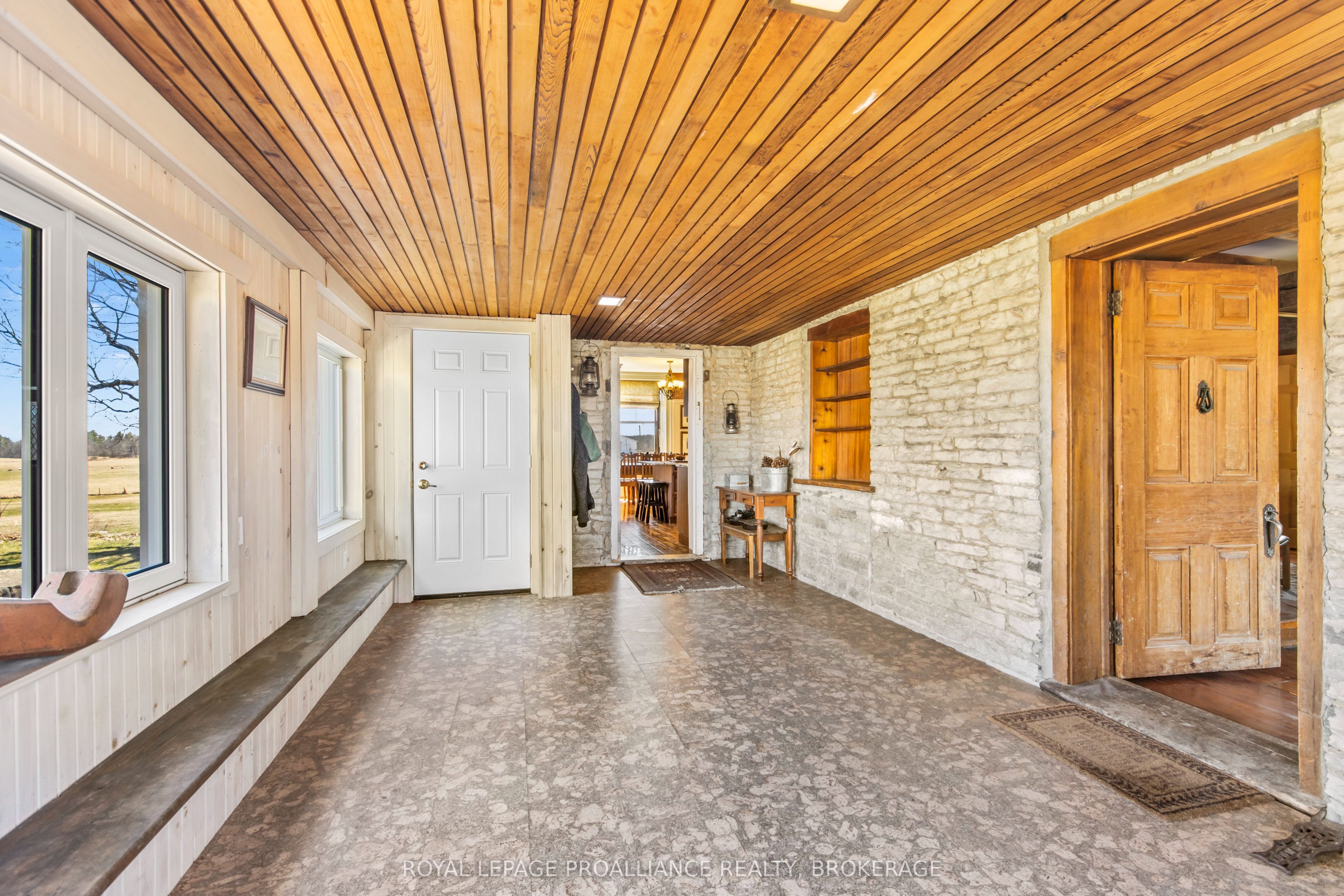 2478 Middle Road Property Photo 34