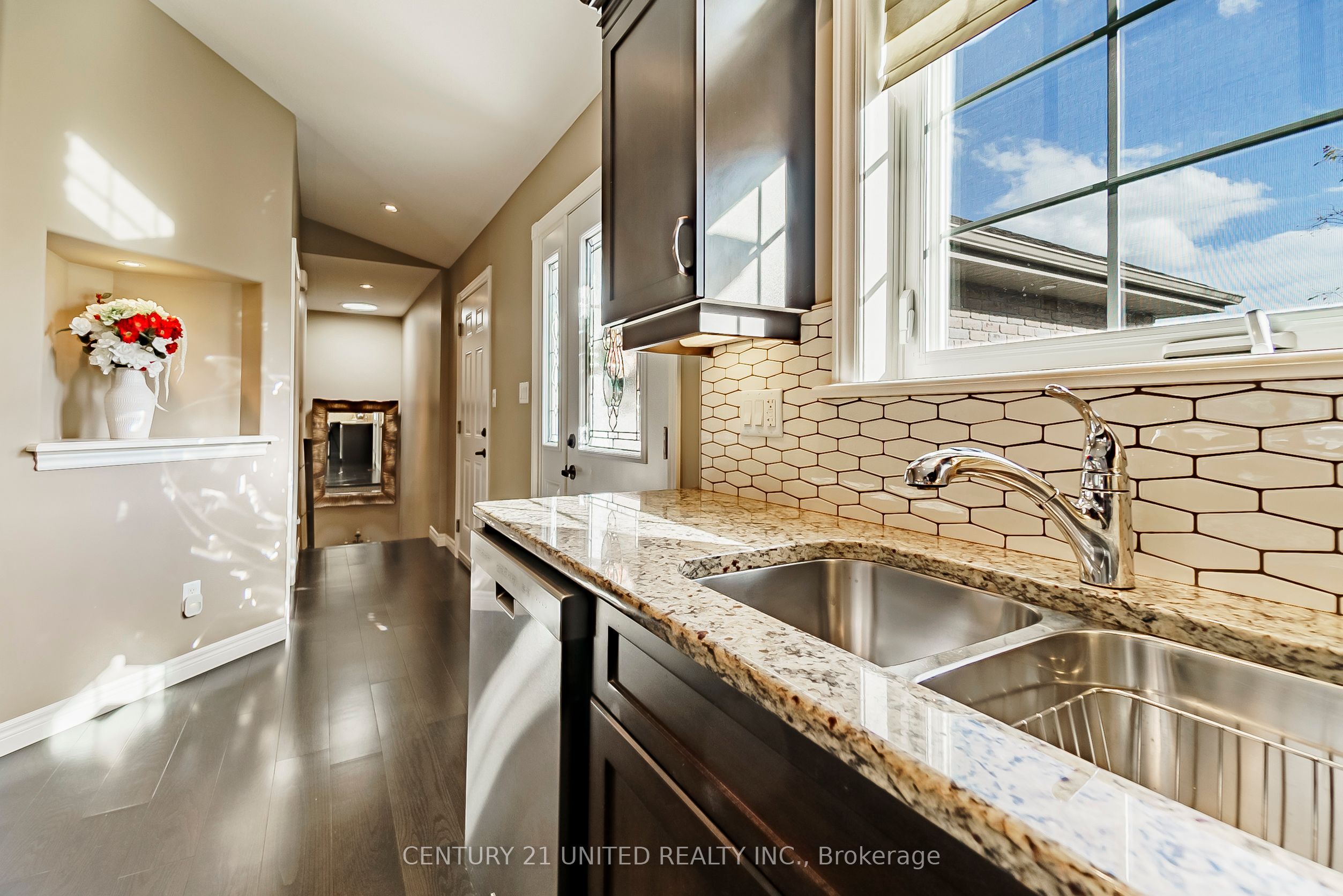 #72 - 301 Carnegie Avenue Property Photo 7