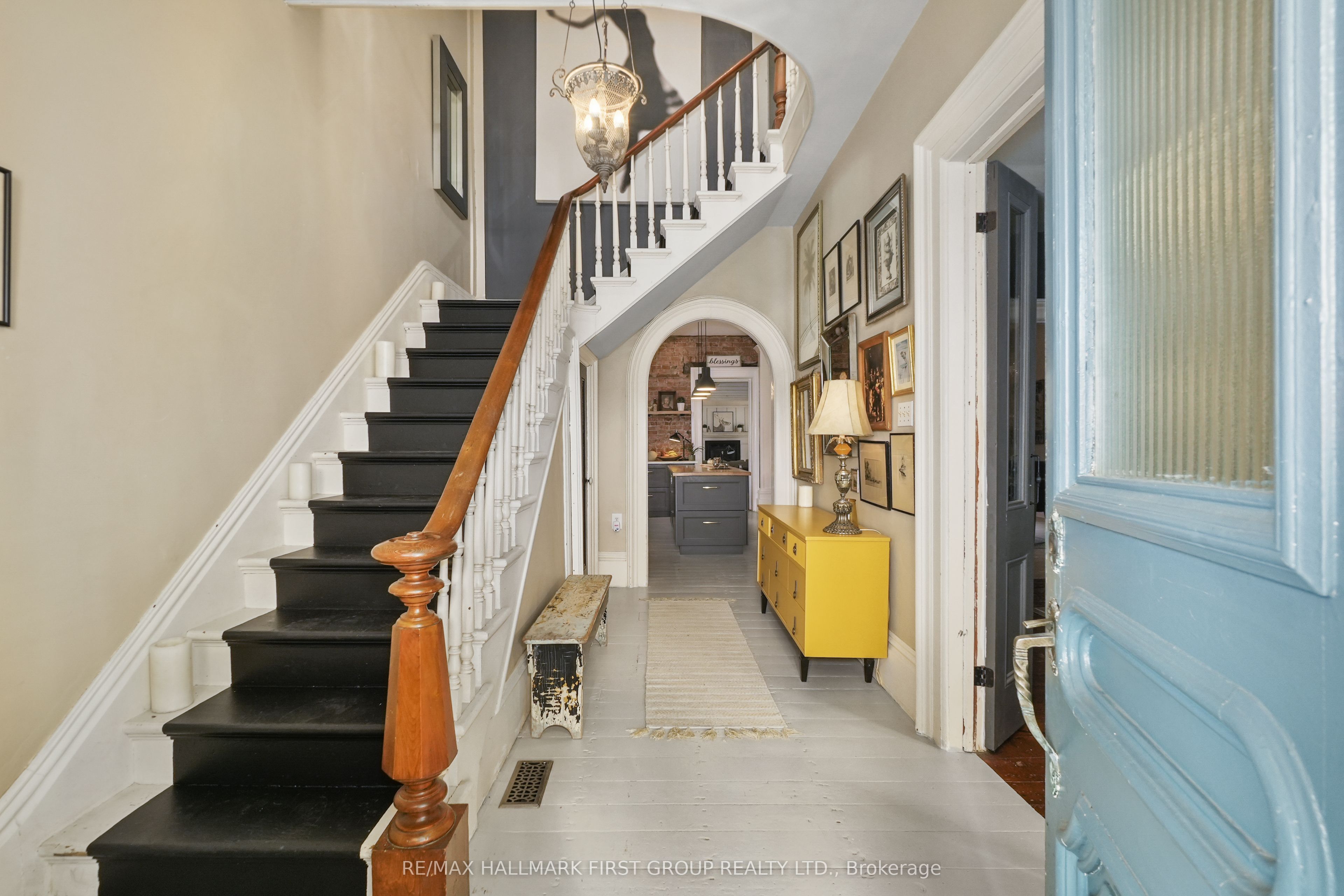 57 King Street Property Photo 4