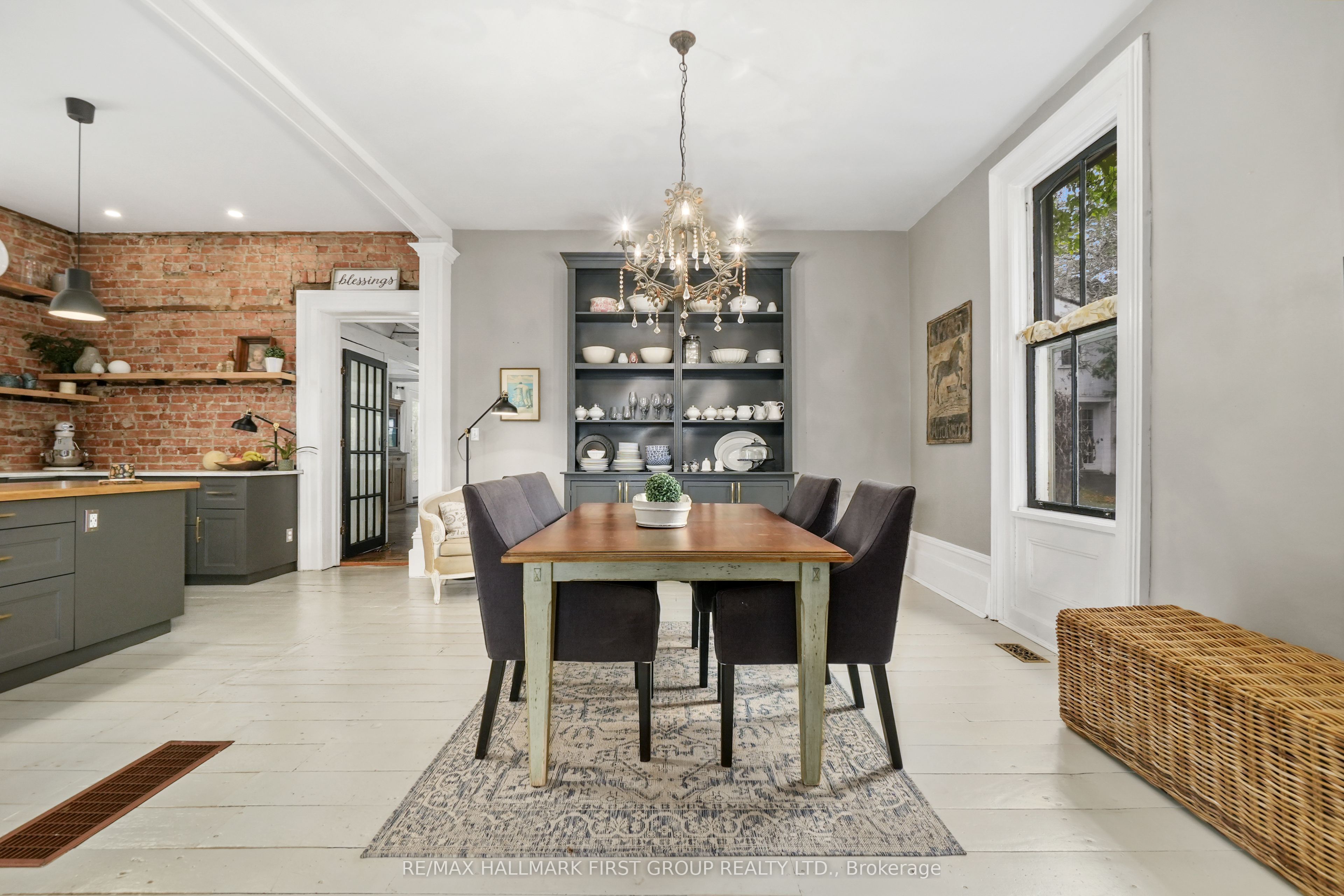 57 King Street Property Photo 8