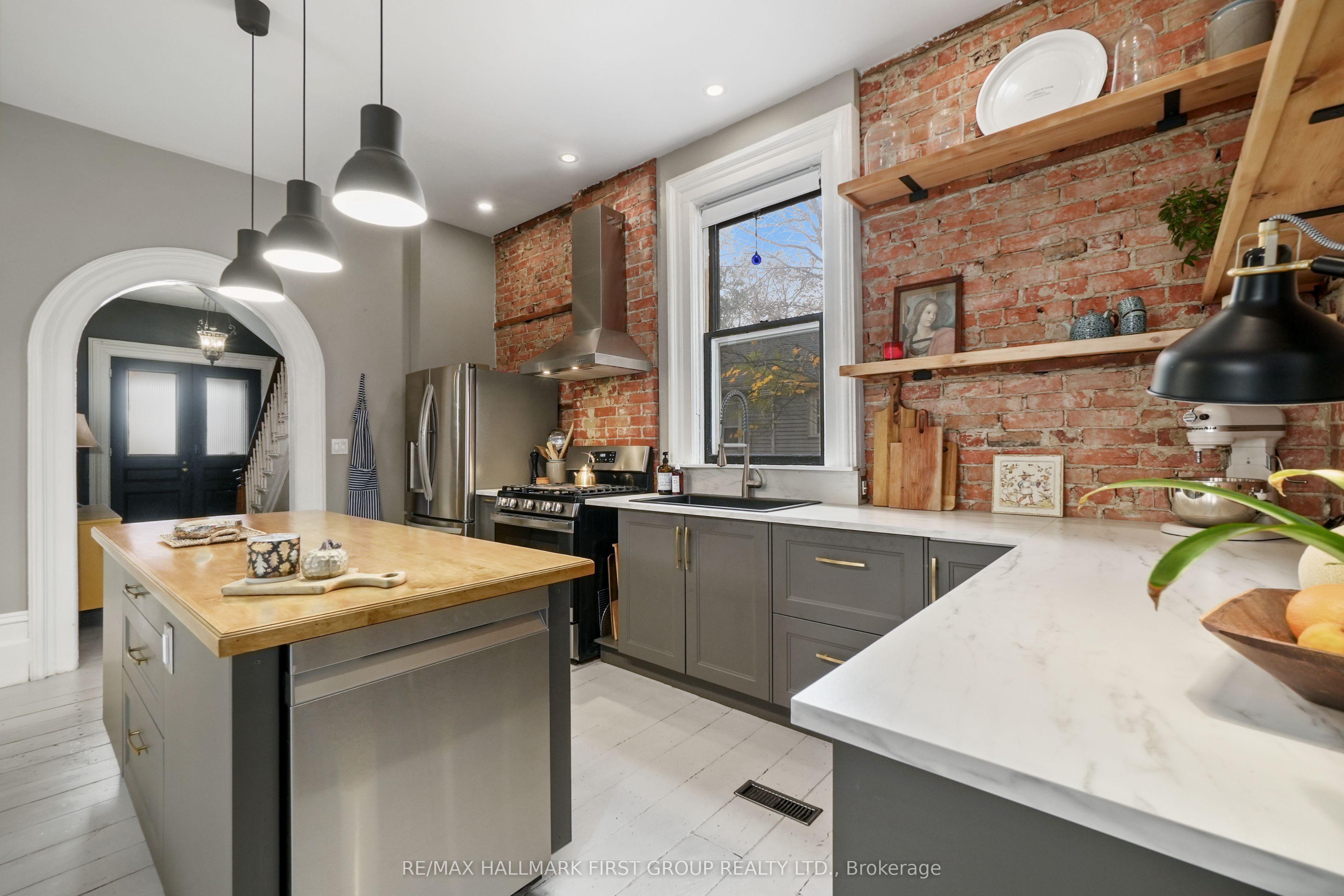 57 King Street Property Photo 10