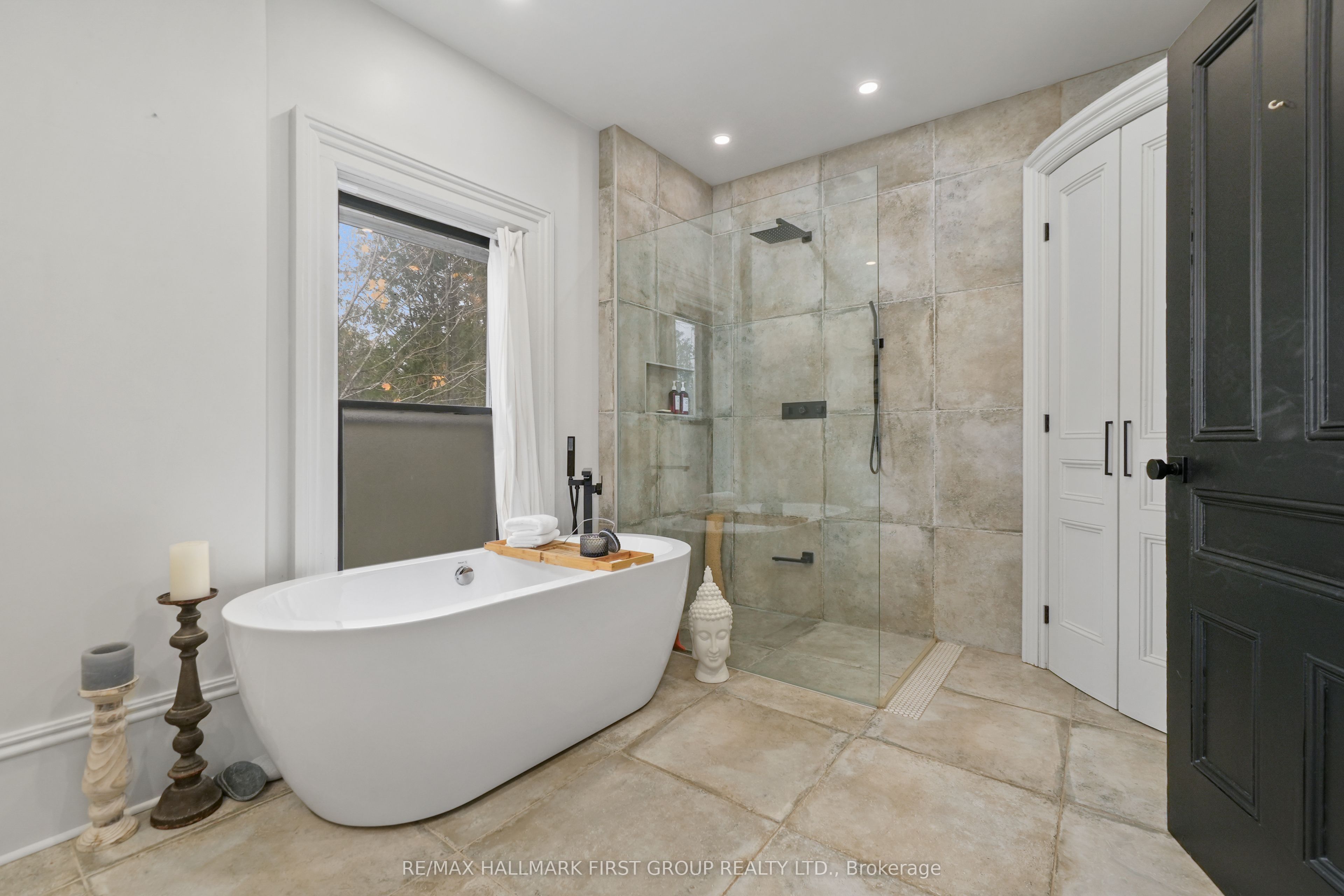 57 King Street Property Photo 22