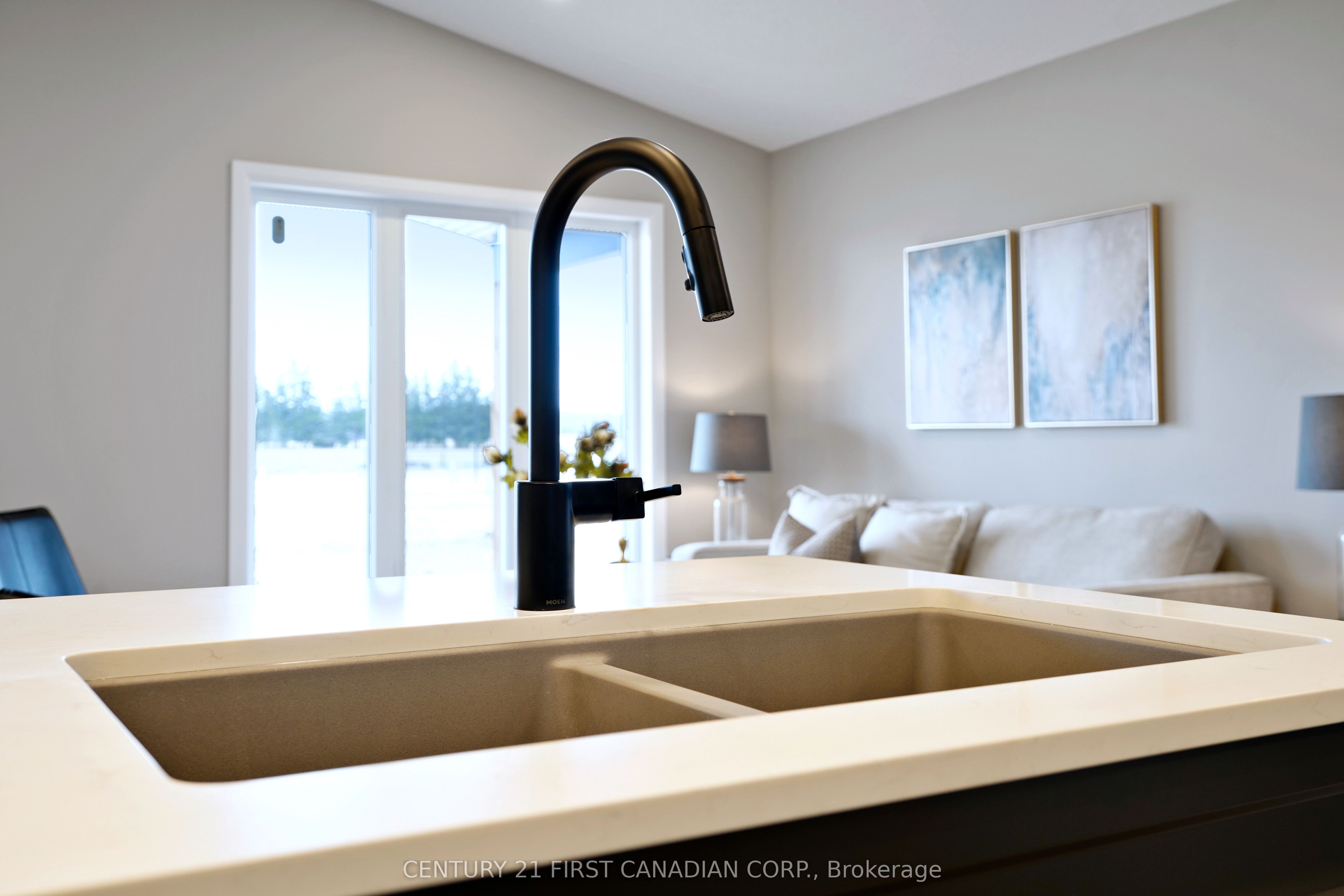9 Twynstra Street Property Photo 14