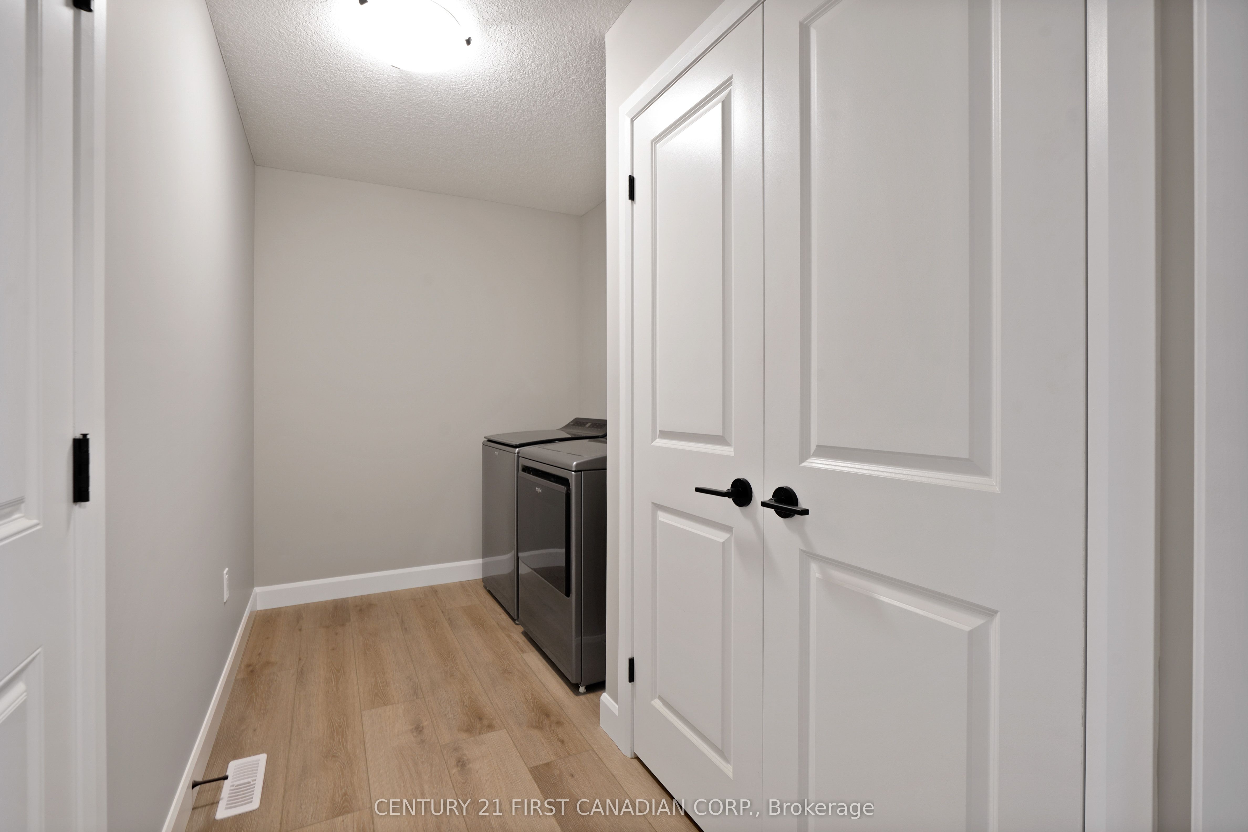 9 Twynstra Street Property Photo 20